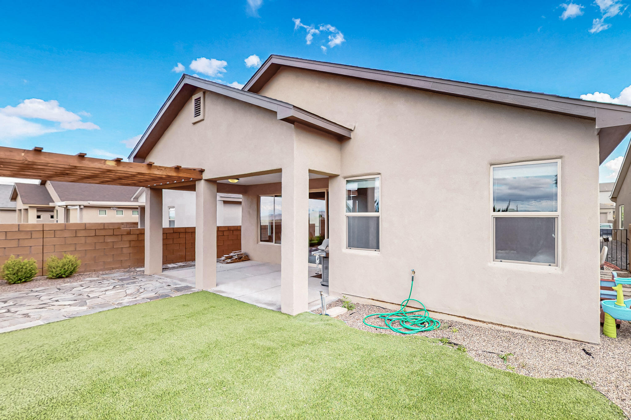 4281 CROWNED EAGLE Loop NE