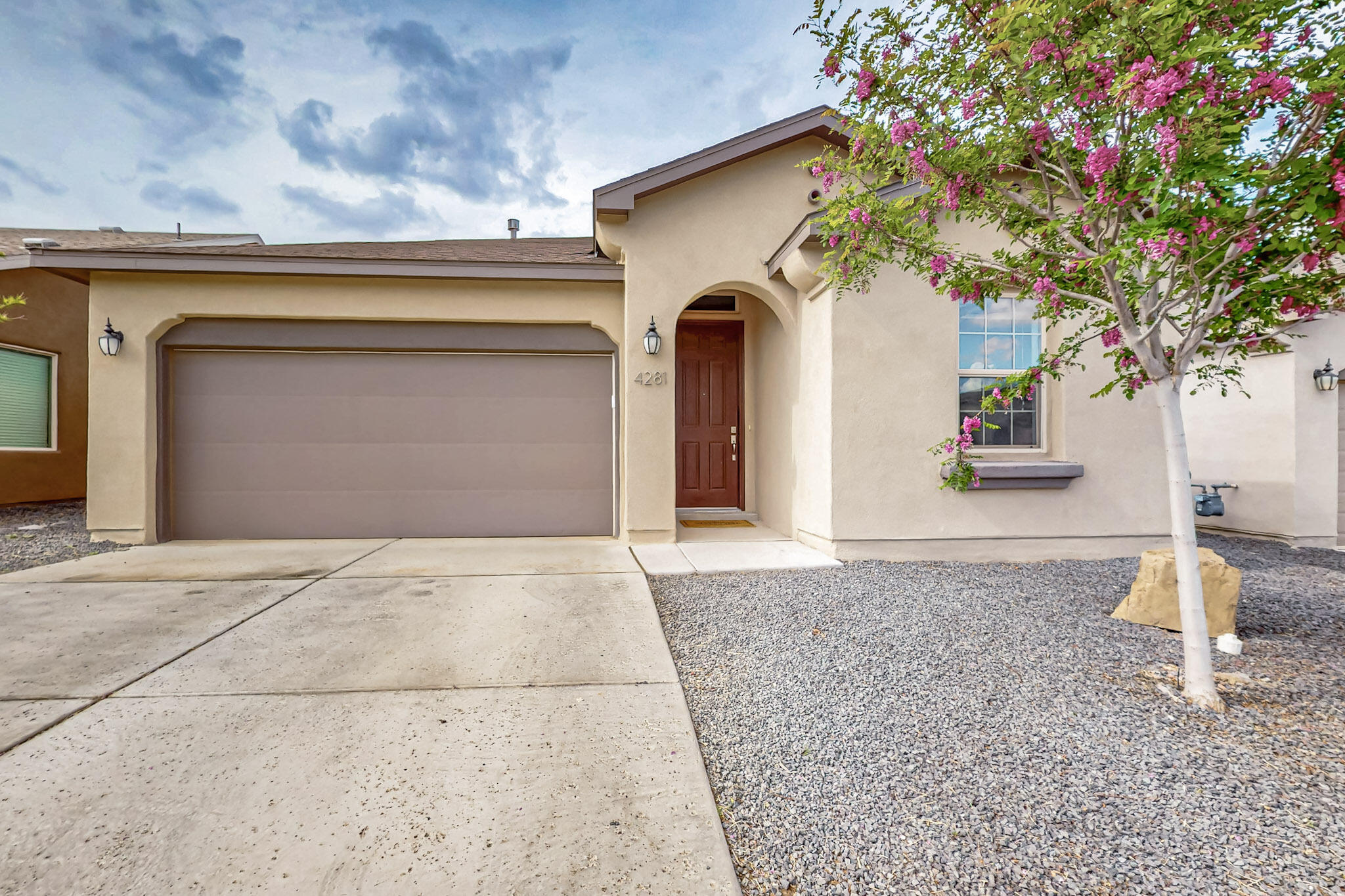 4281 CROWNED EAGLE Loop NE
