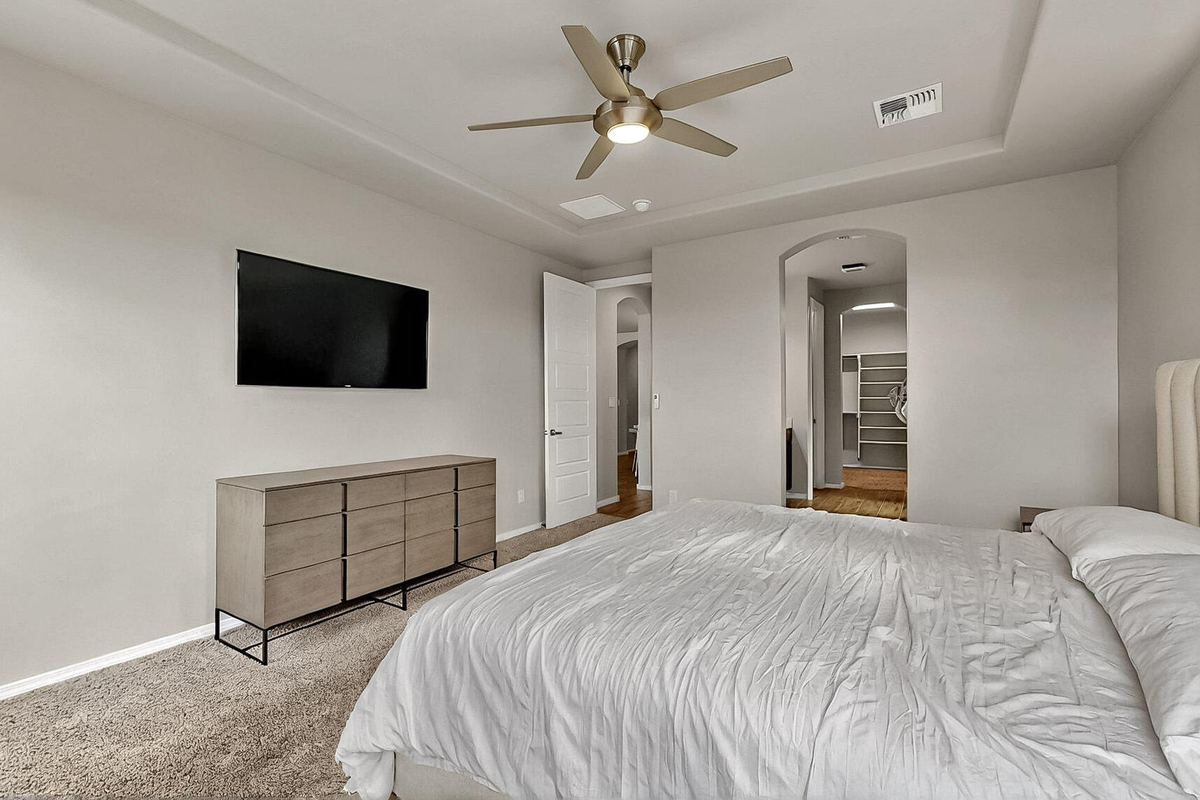 4281 CROWNED EAGLE Loop NE