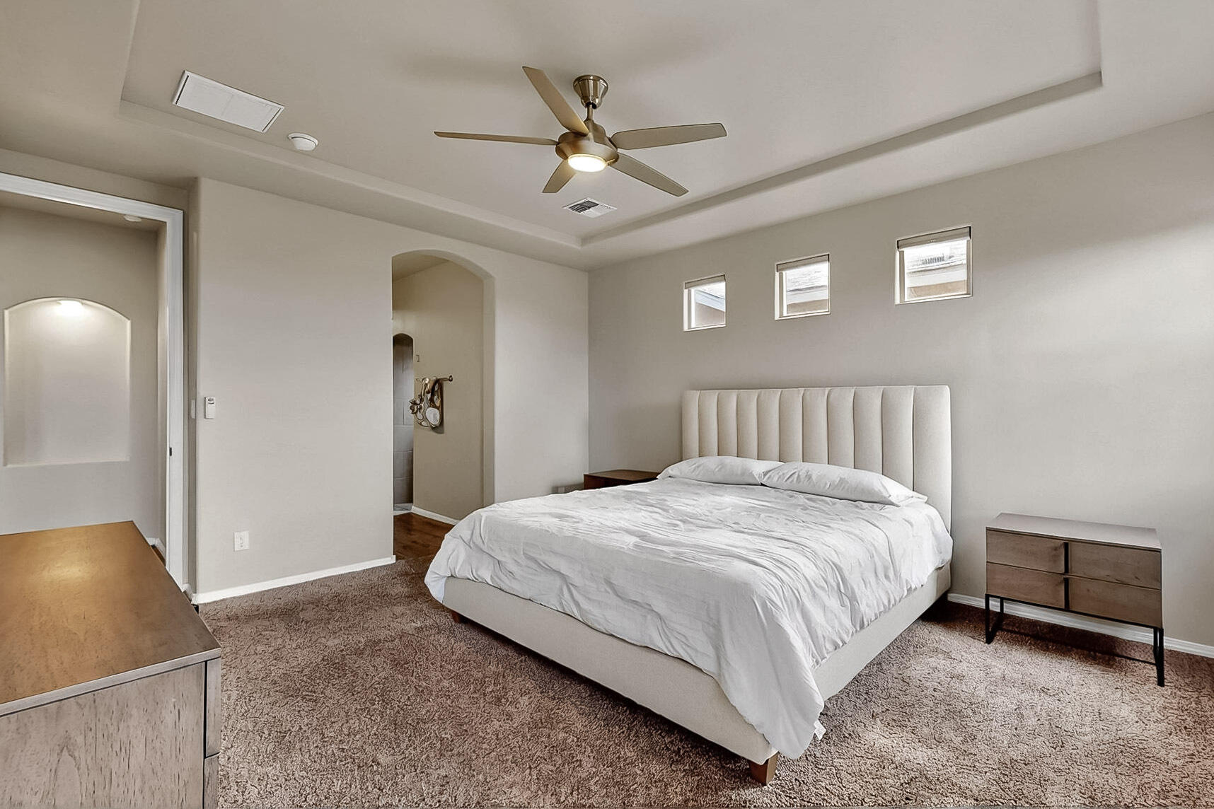 4281 CROWNED EAGLE Loop NE