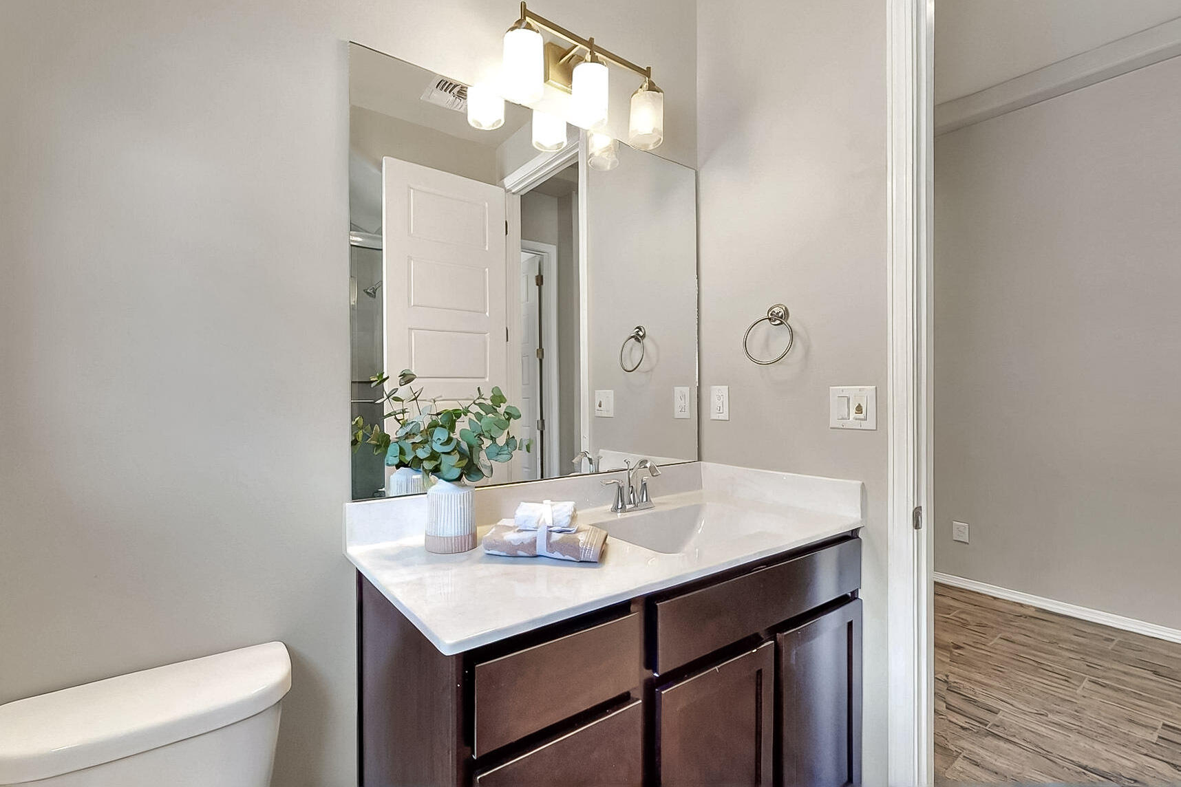 4281 CROWNED EAGLE Loop NE