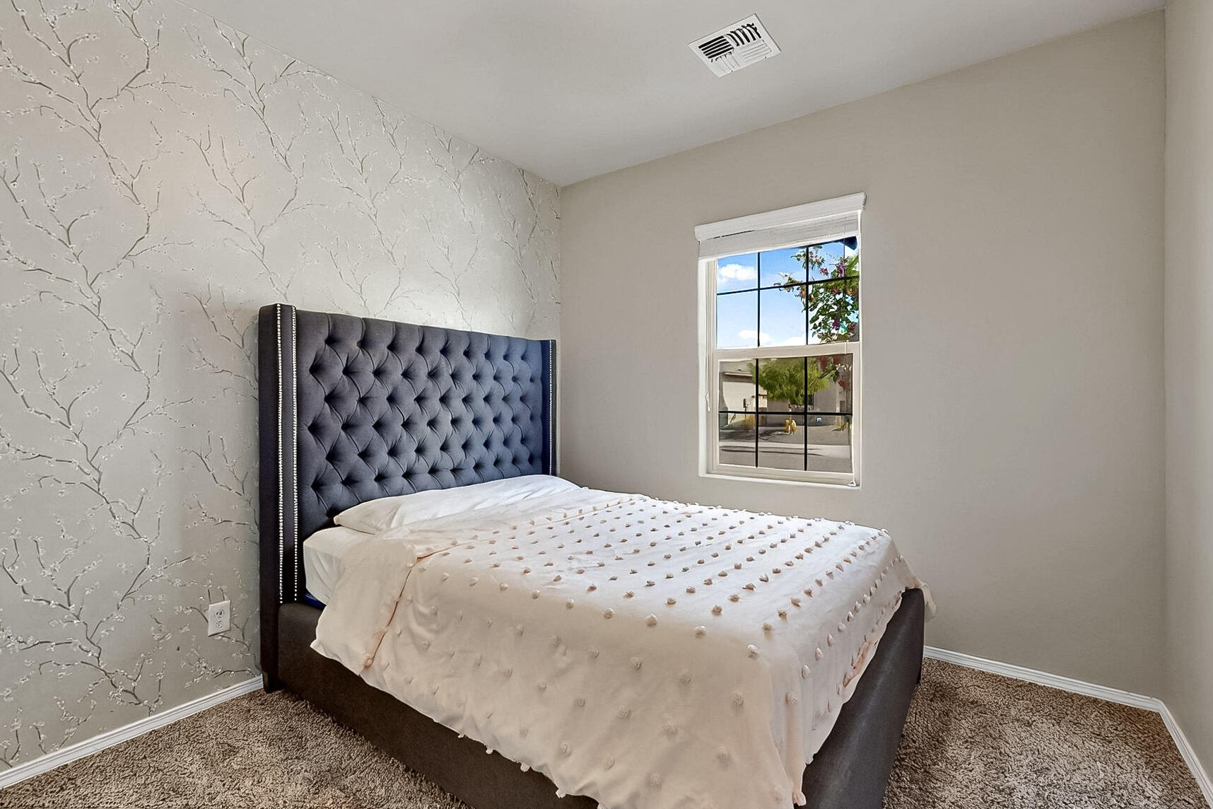 4281 CROWNED EAGLE Loop NE