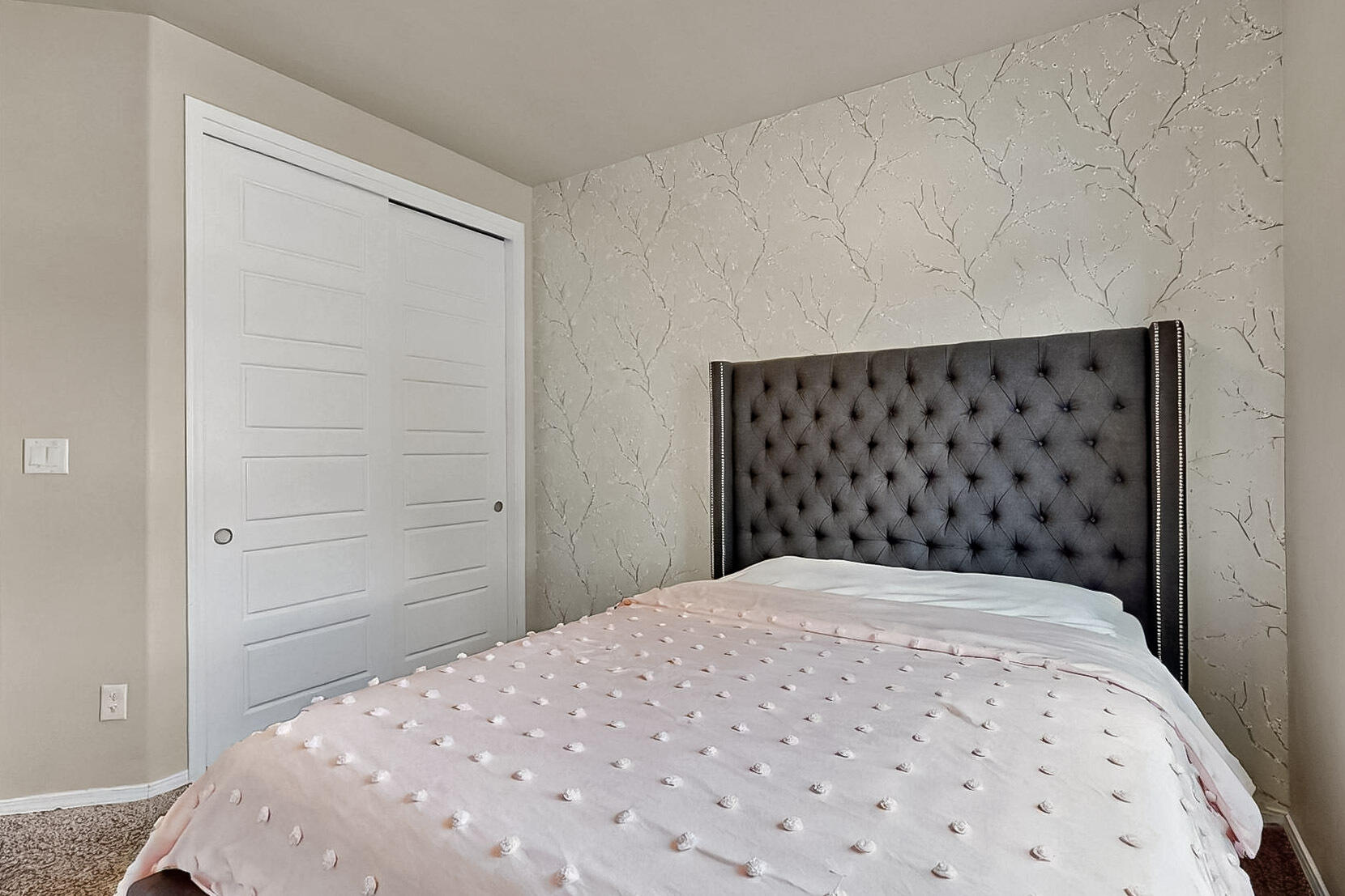 4281 CROWNED EAGLE Loop NE