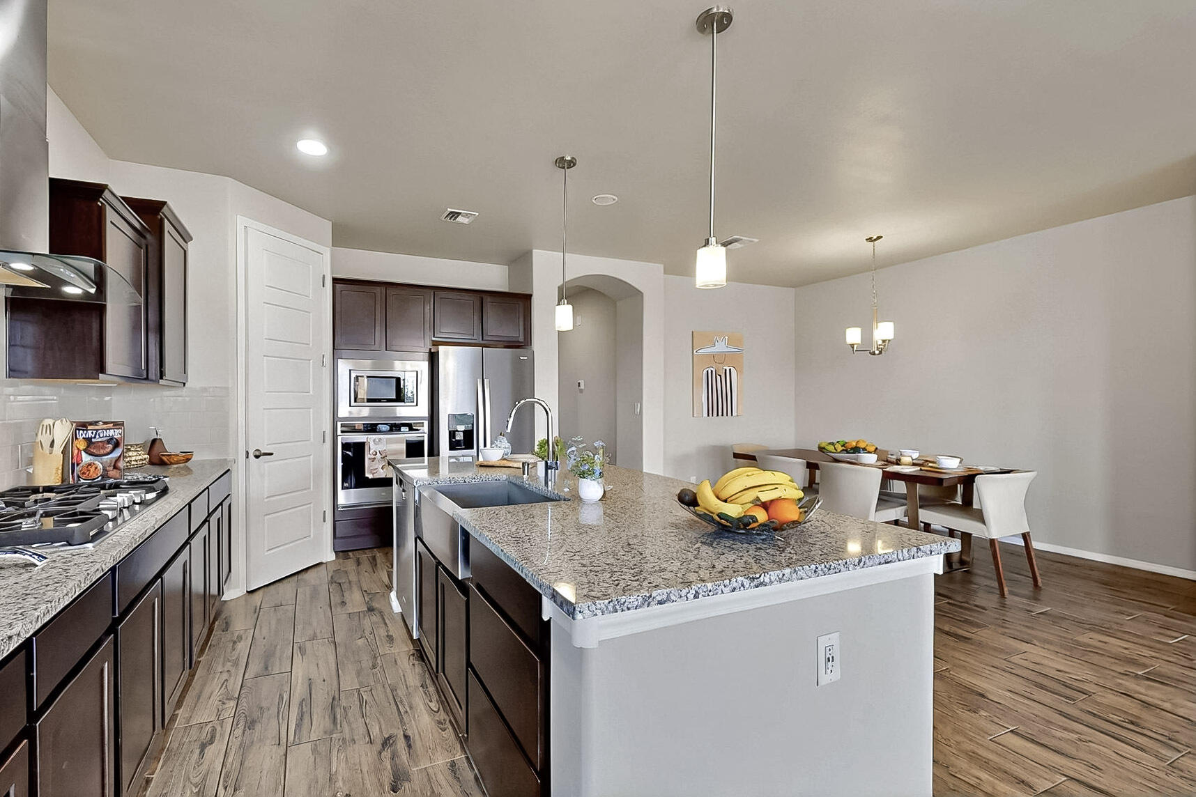 4281 CROWNED EAGLE Loop NE