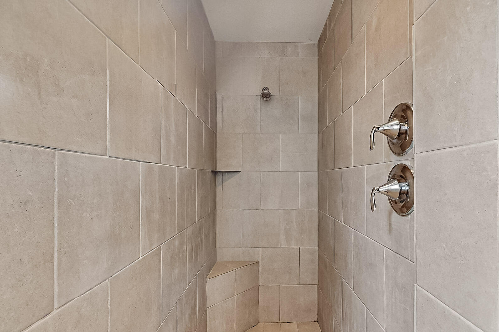 4281 CROWNED EAGLE Loop NE