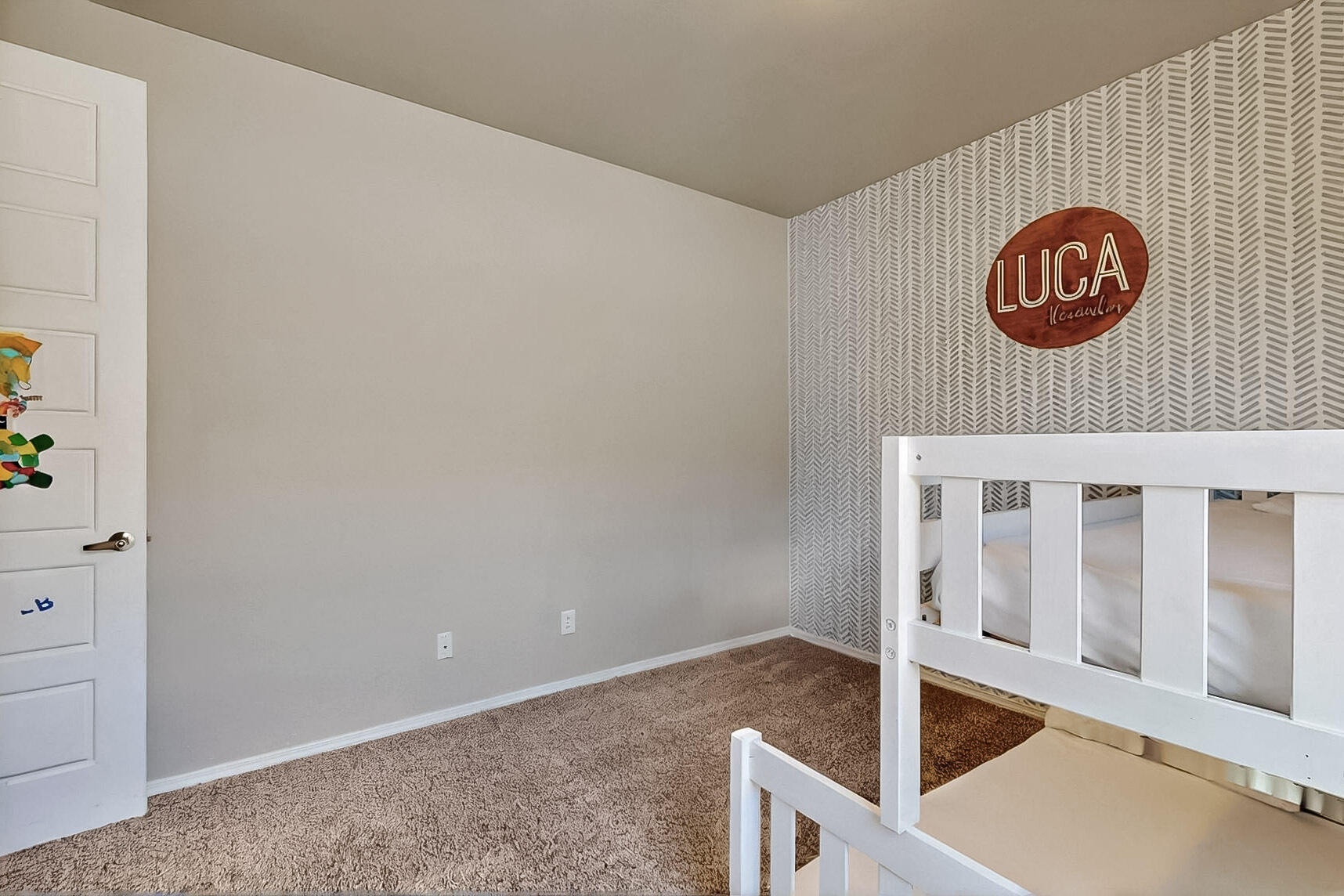 4281 CROWNED EAGLE Loop NE