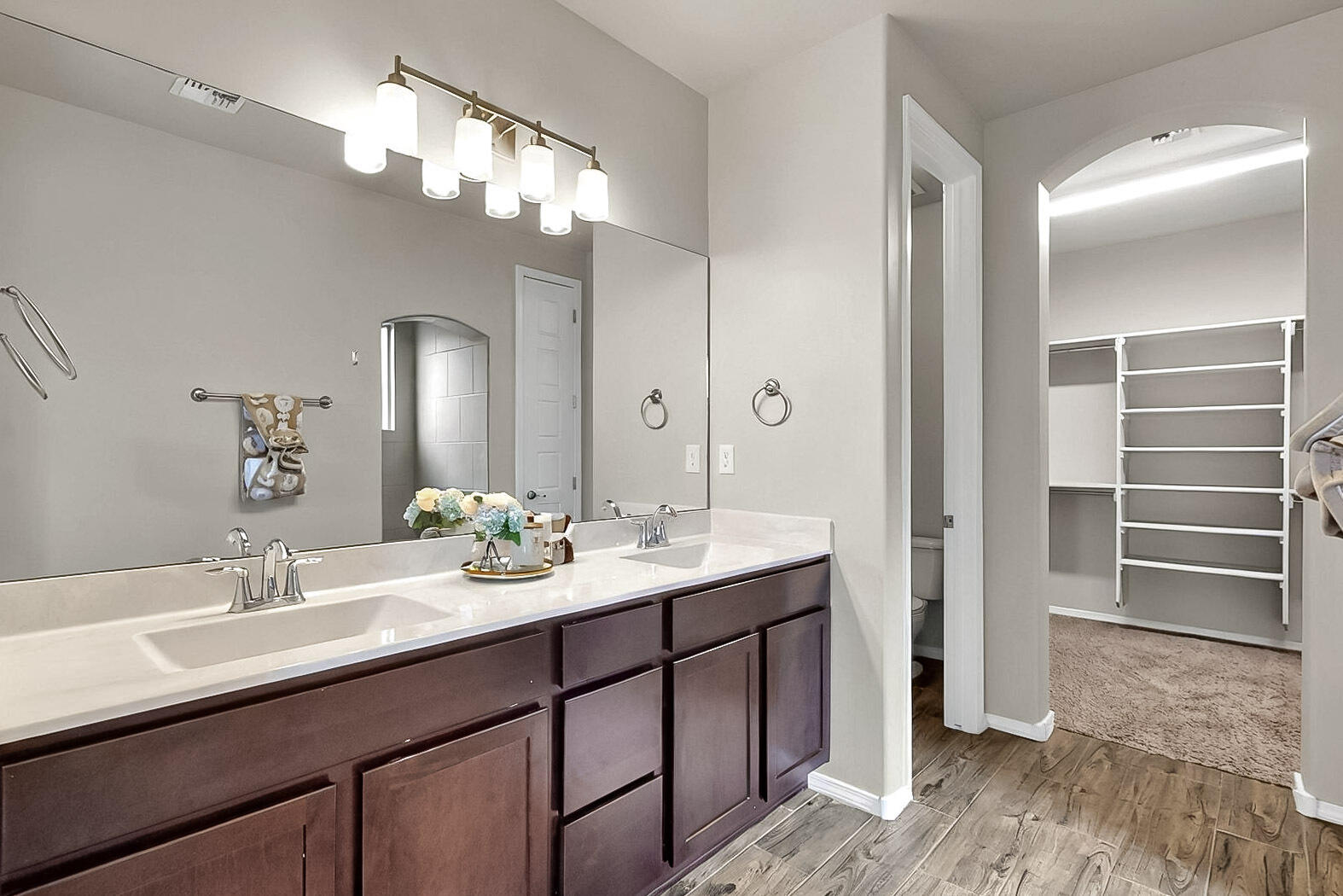 4281 CROWNED EAGLE Loop NE