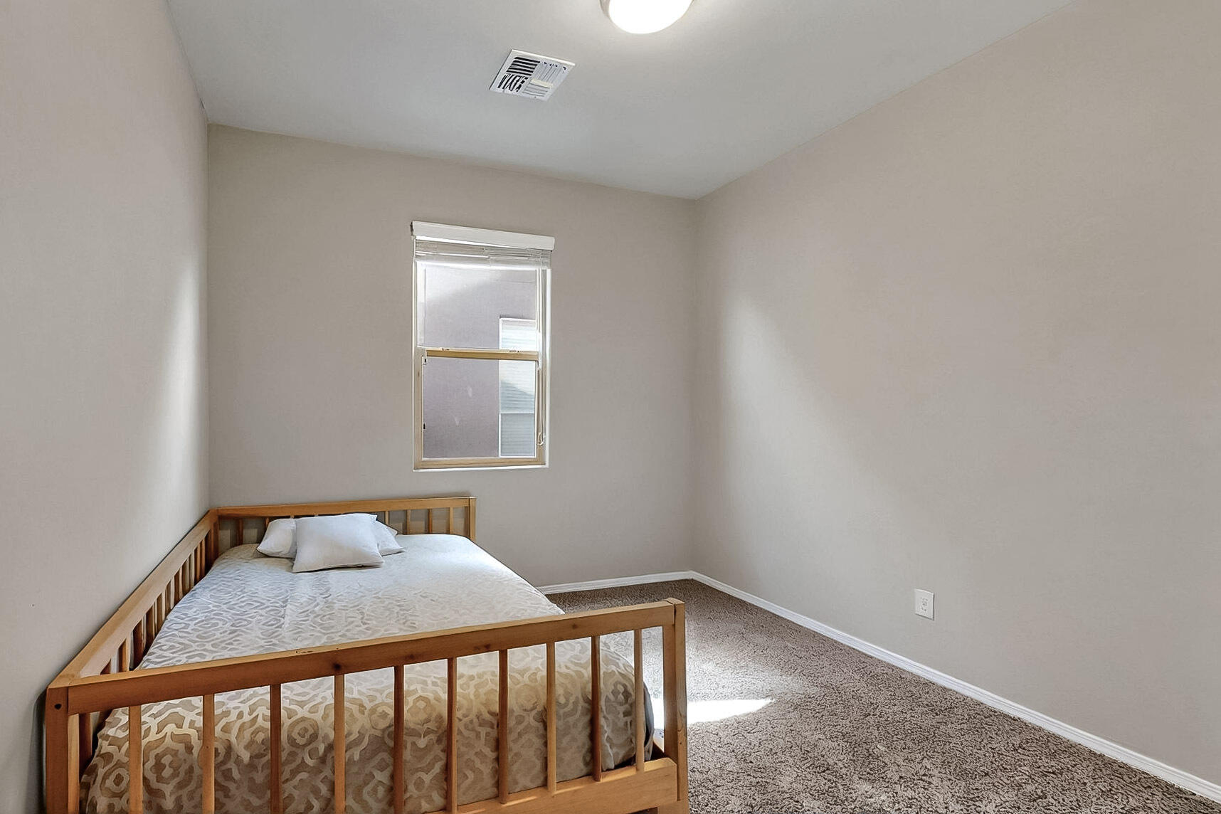 4281 CROWNED EAGLE Loop NE