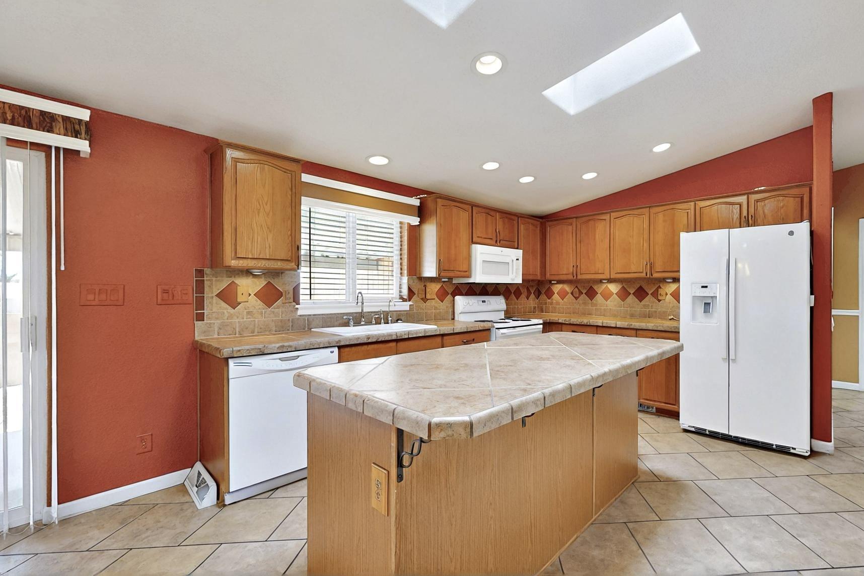 322 SUNRISE BLUFFS Drive
