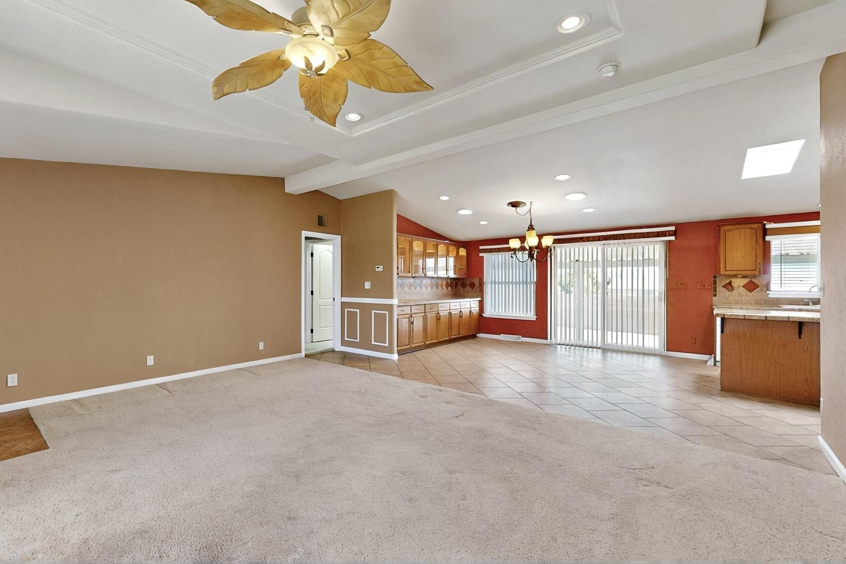 322 SUNRISE BLUFFS Drive
