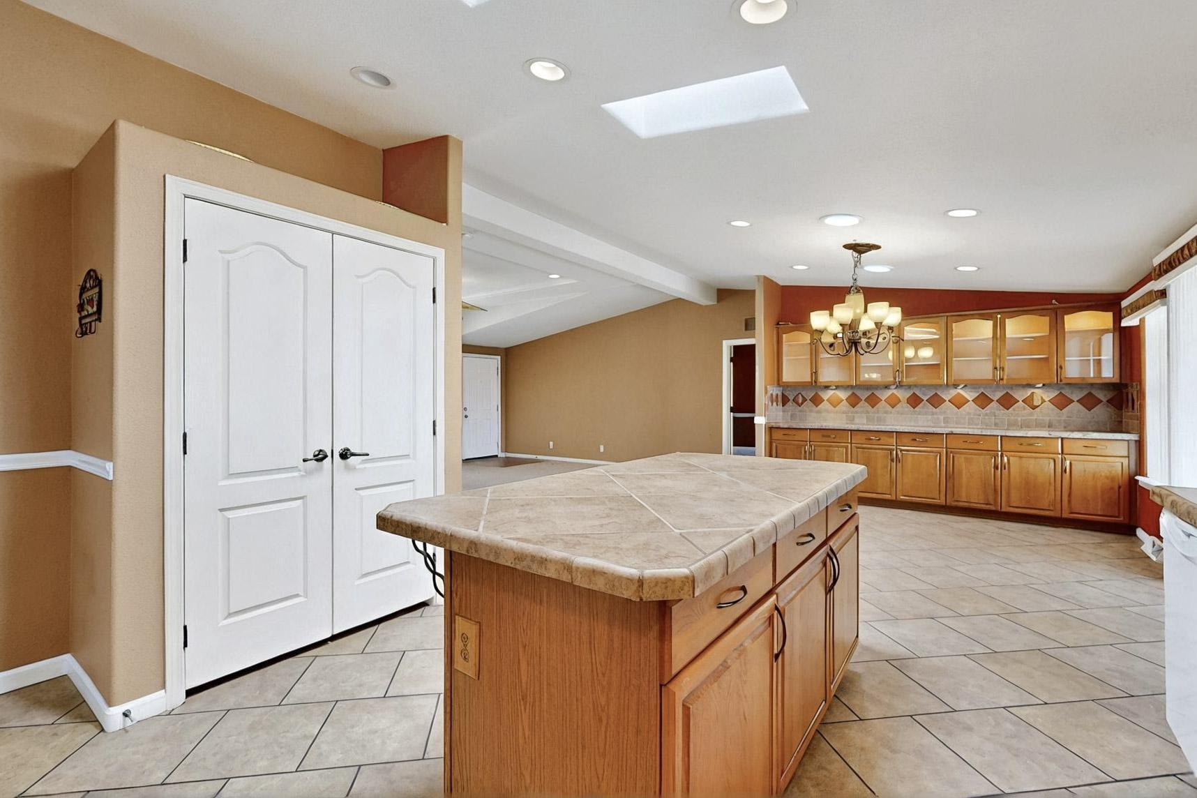322 SUNRISE BLUFFS Drive