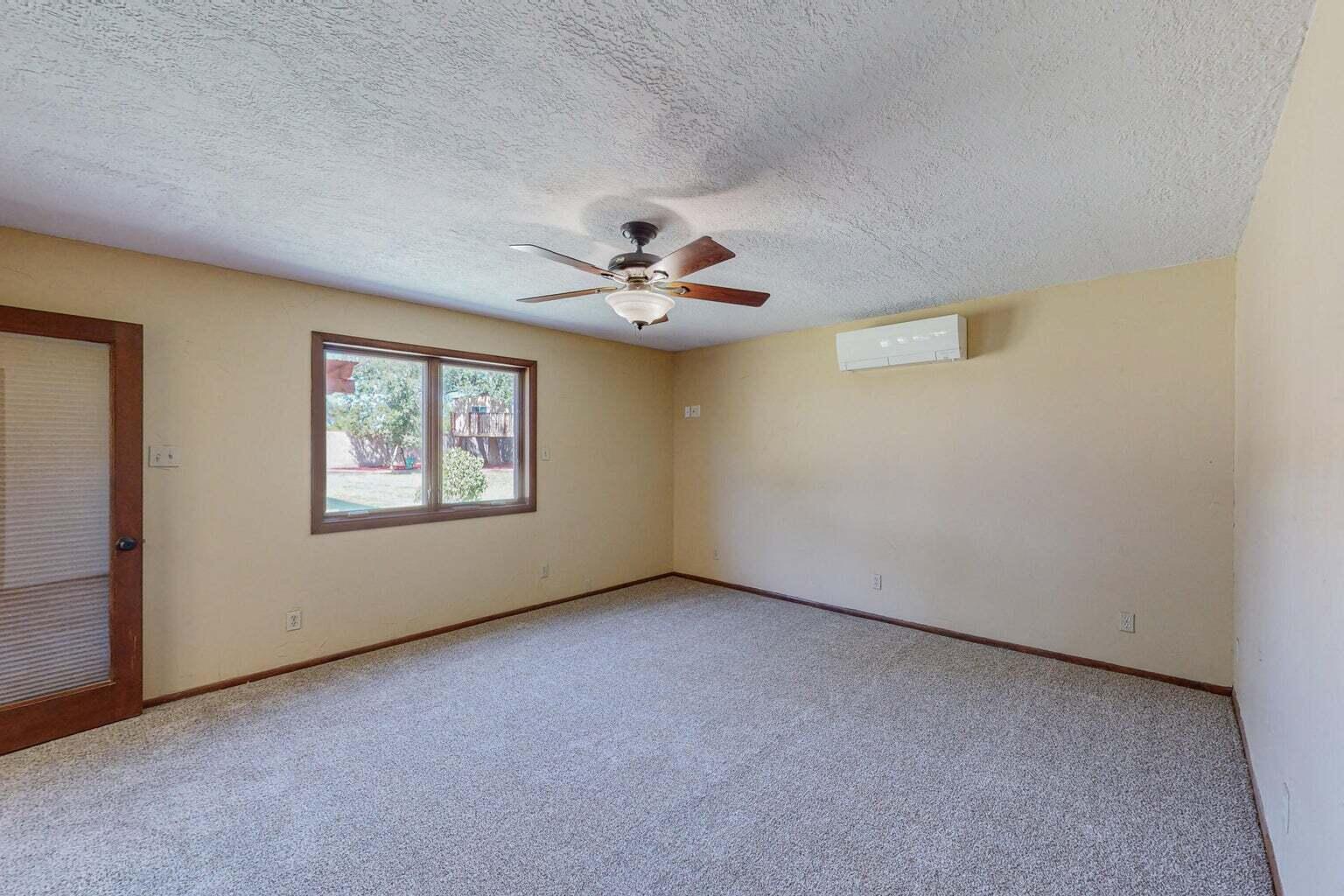 501 Calle De La Angel