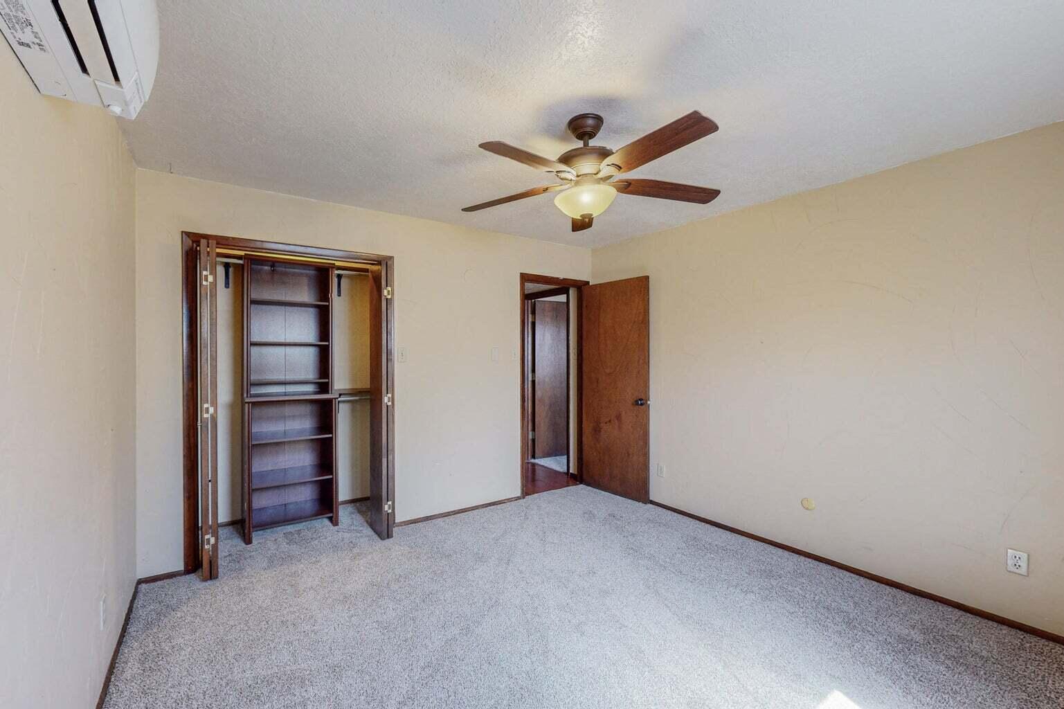 501 Calle De La Angel