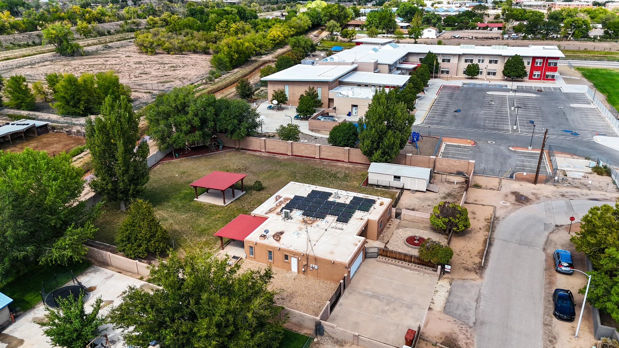 501 Calle De La Angel