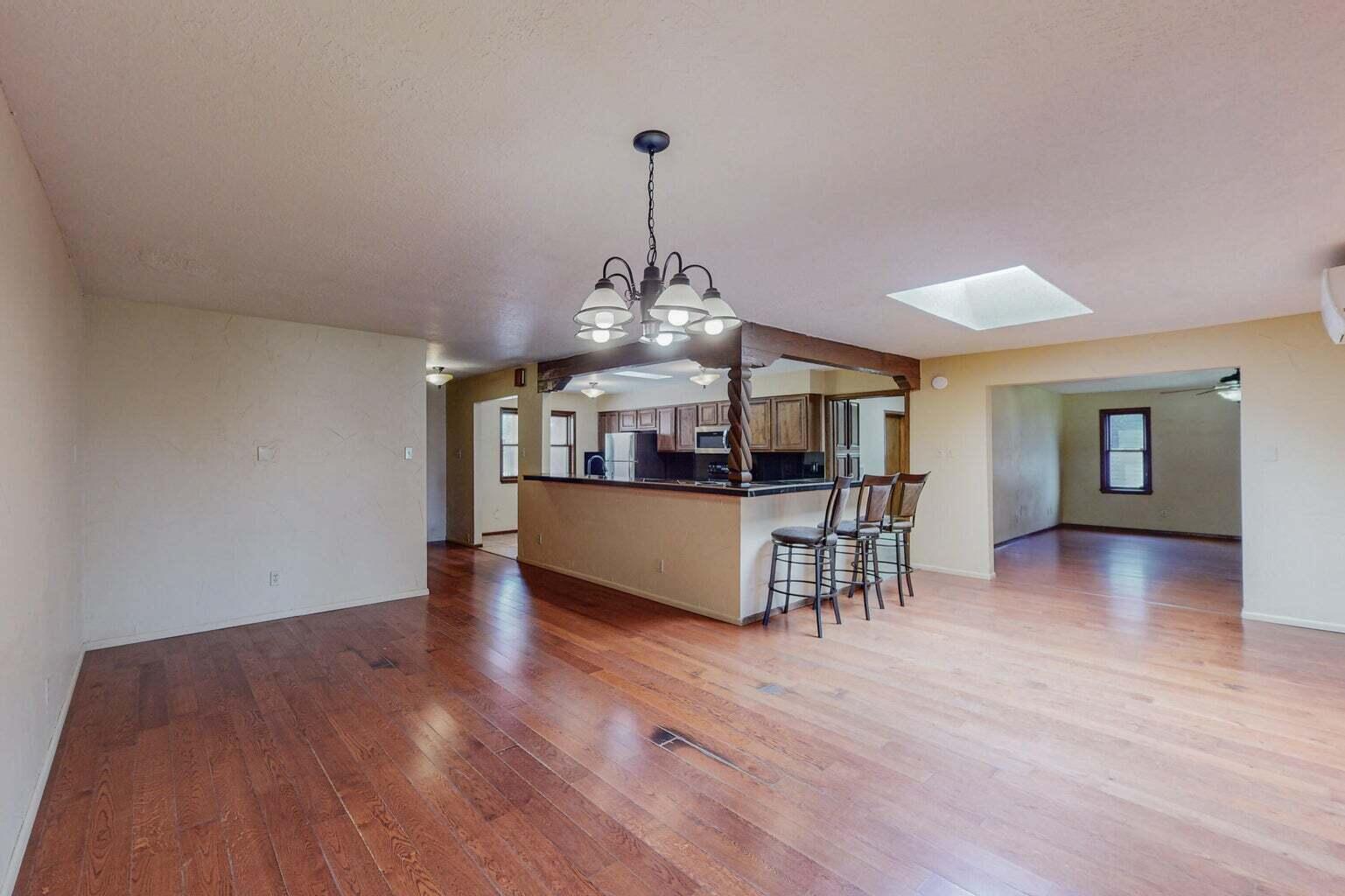 501 Calle De La Angel