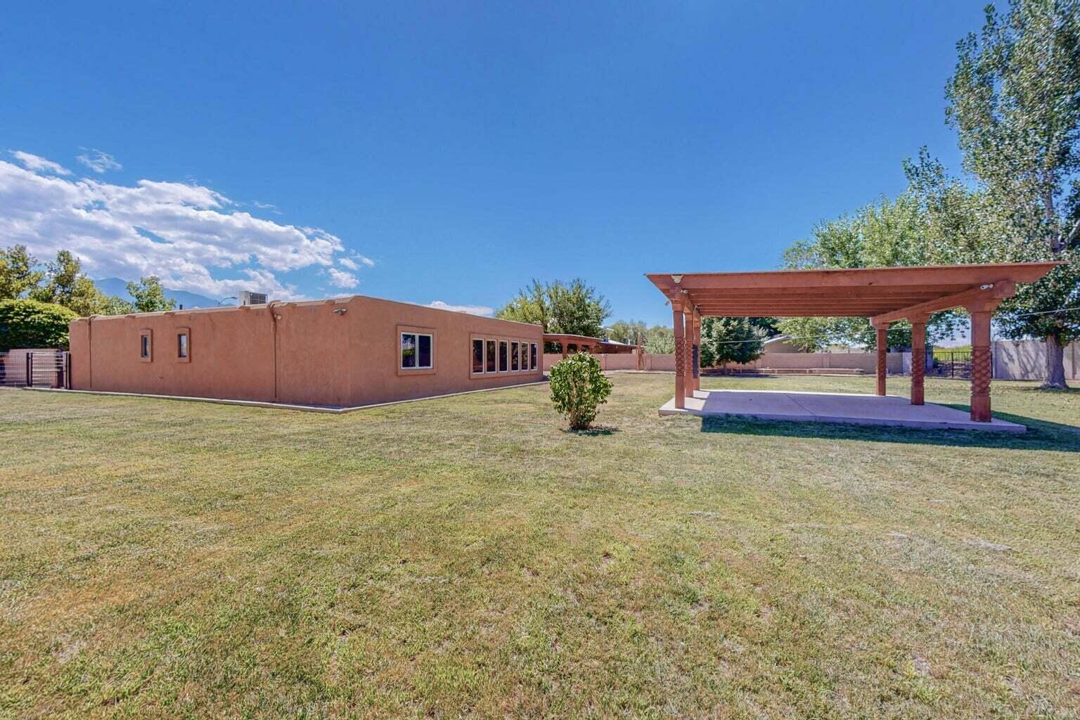 501 Calle De La Angel