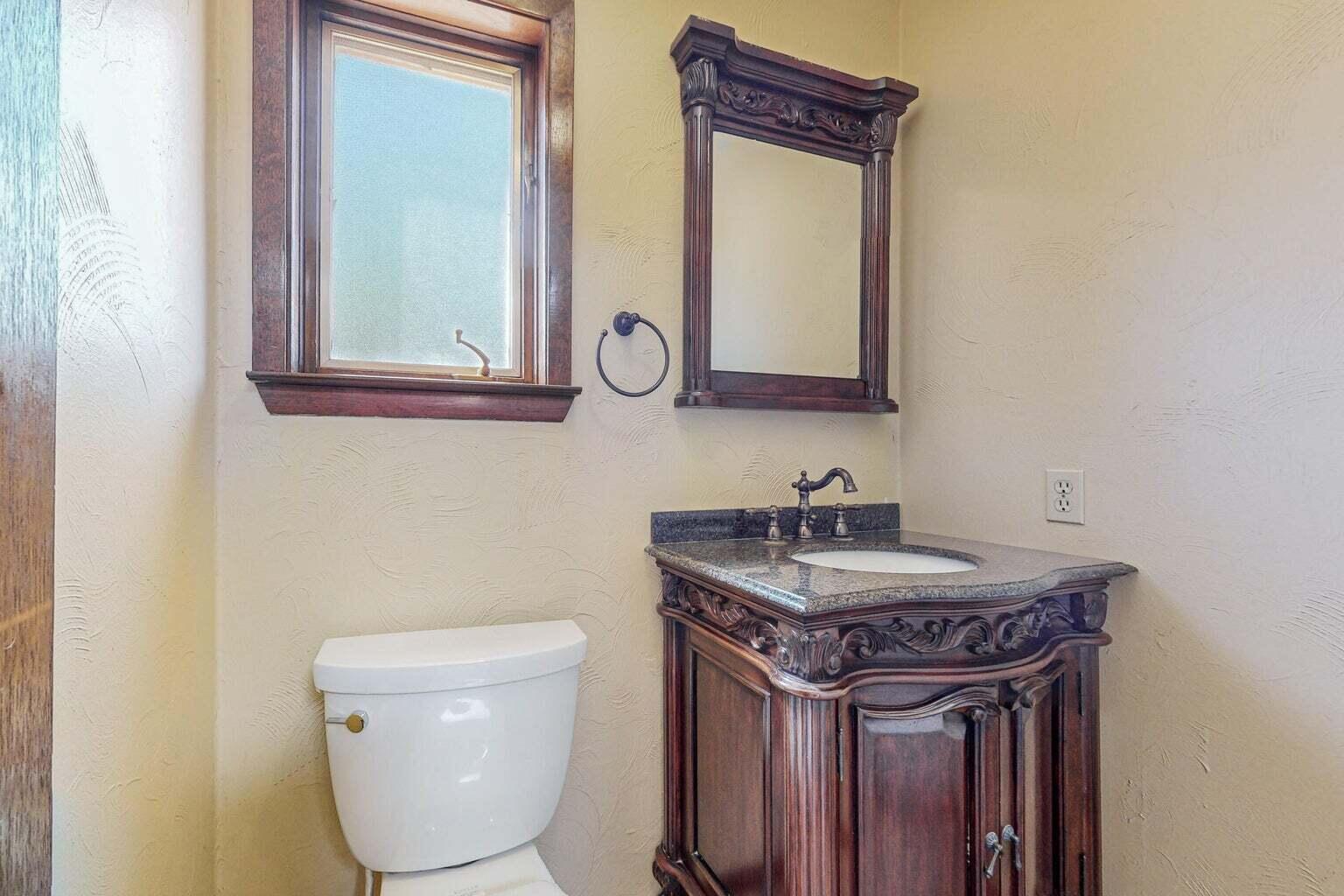 501 Calle De La Angel