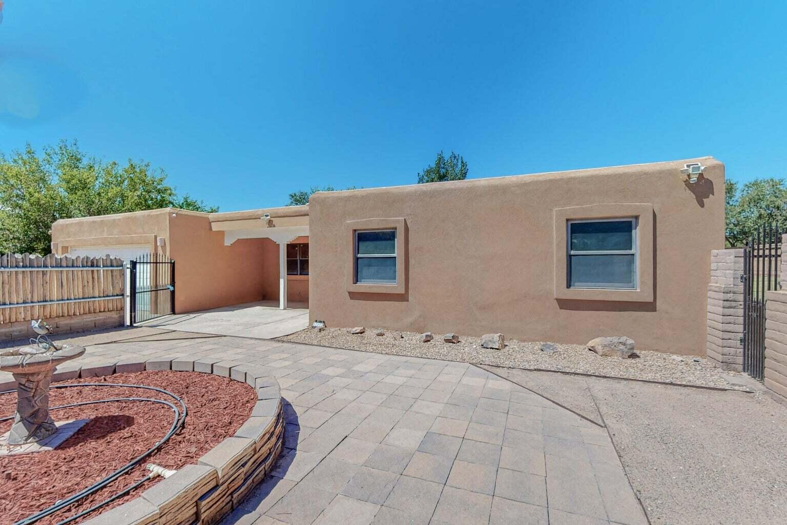 501 Calle De La Angel