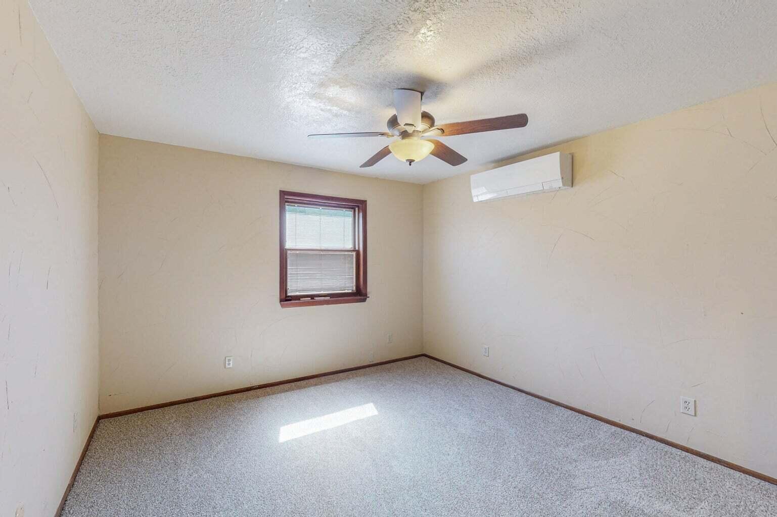 501 Calle De La Angel