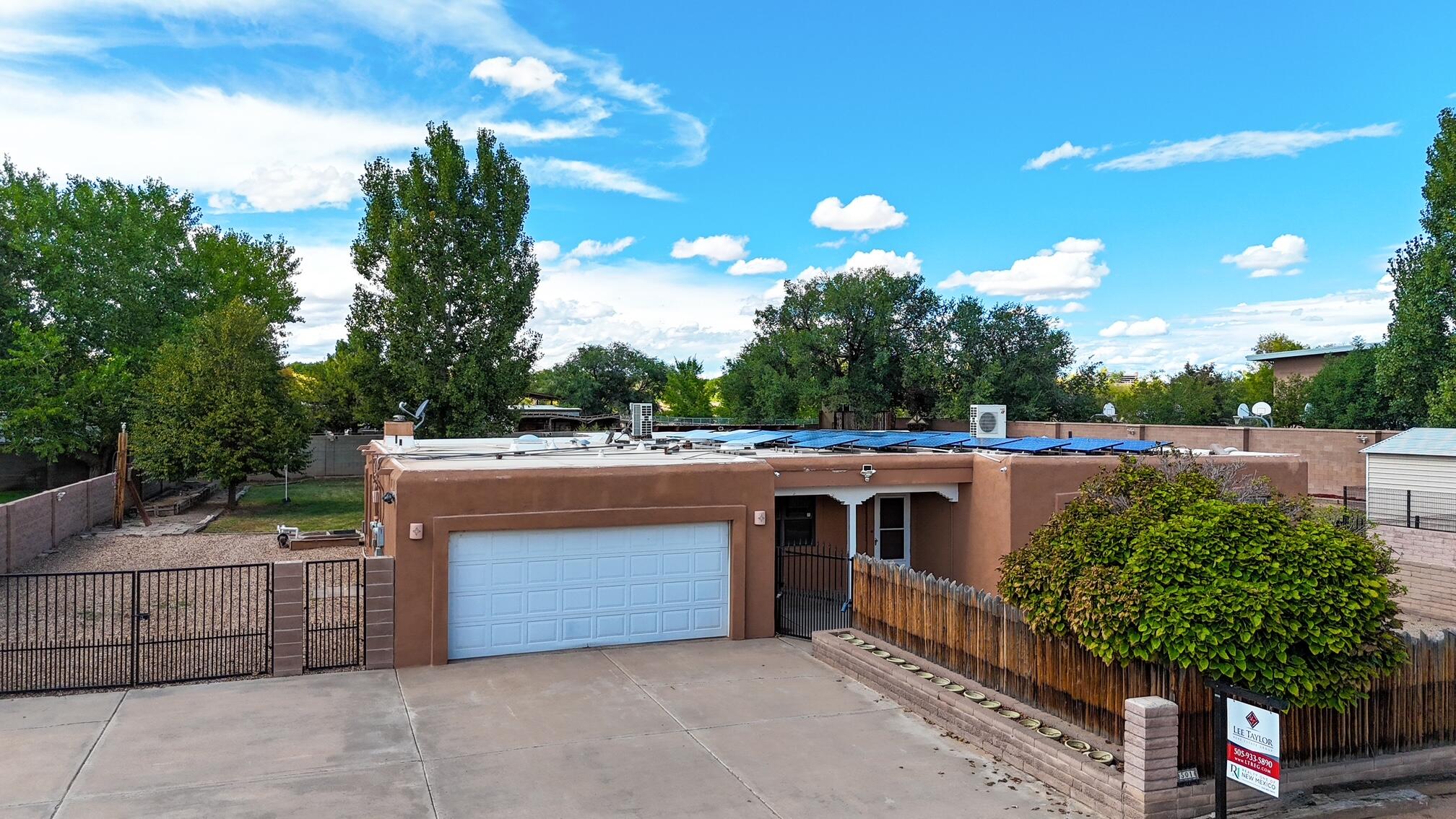 501 Calle De La Angel