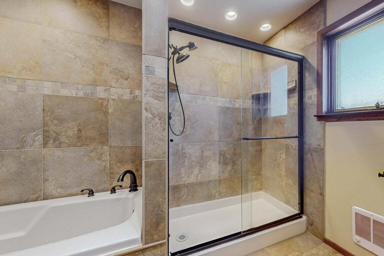 501 Calle De La Angel