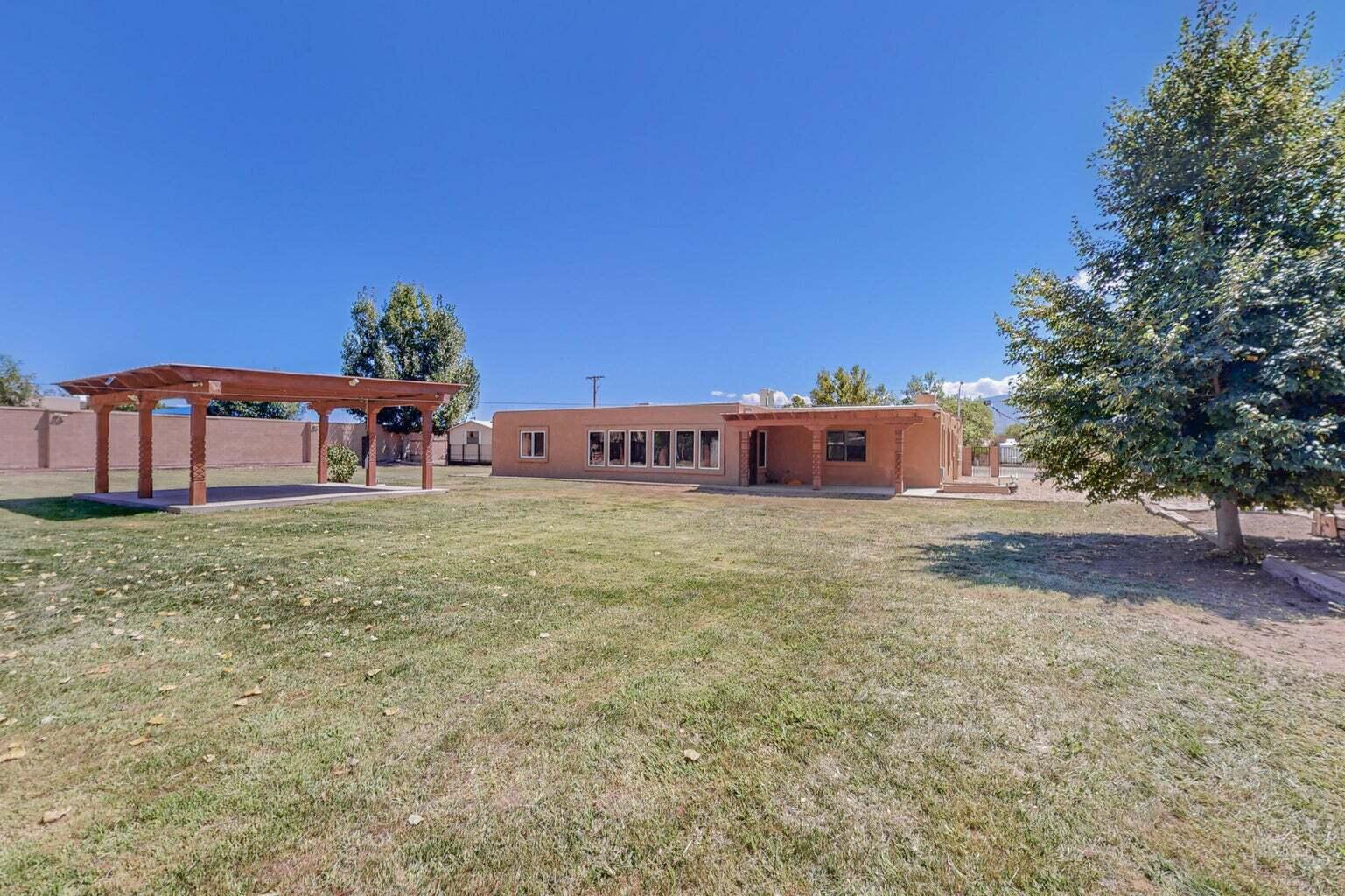 501 Calle De La Angel