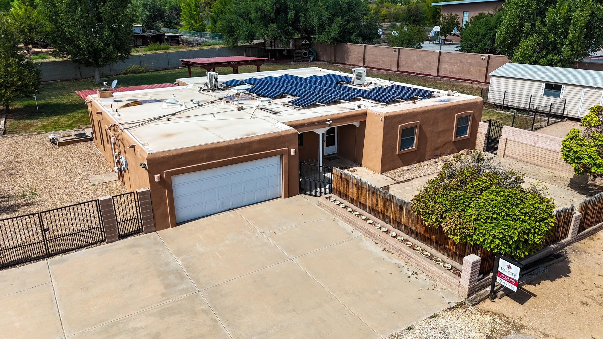 501 Calle De La Angel