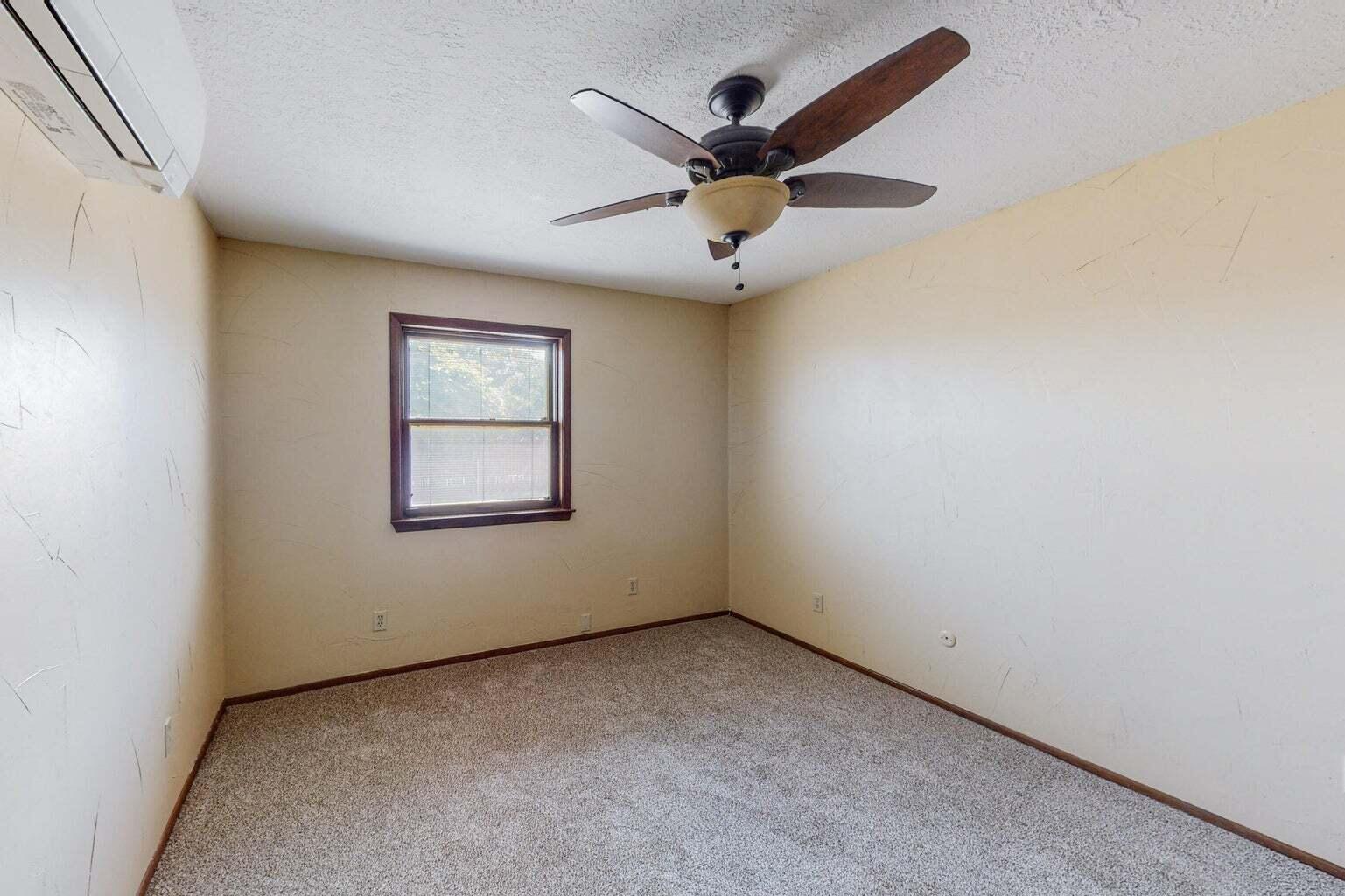 501 Calle De La Angel