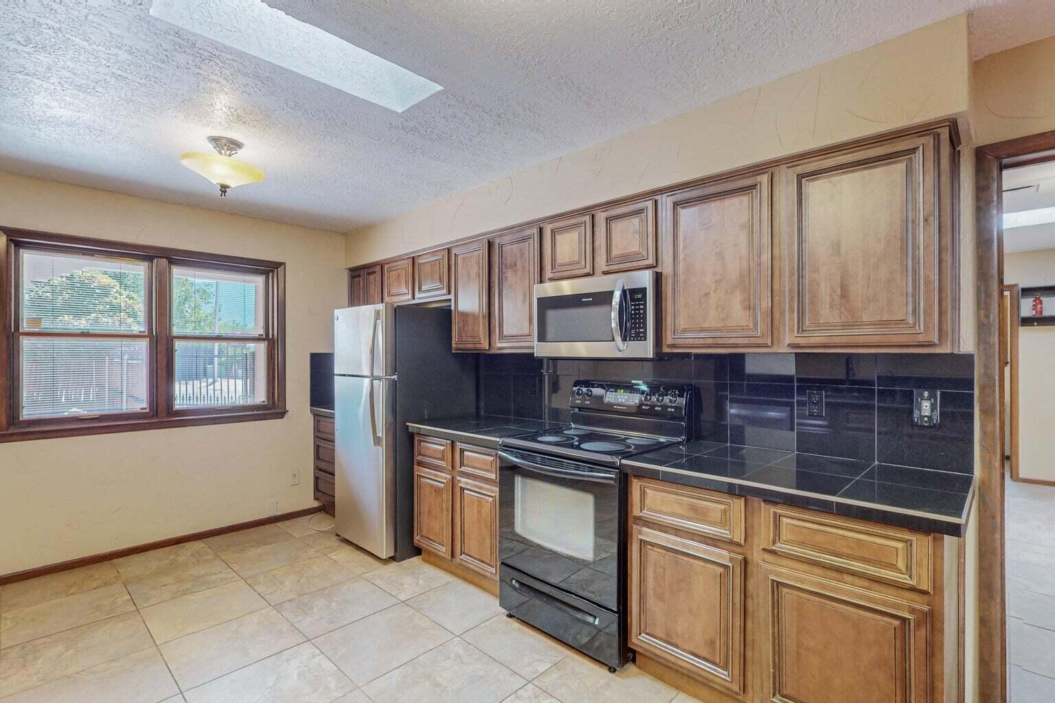 501 Calle De La Angel