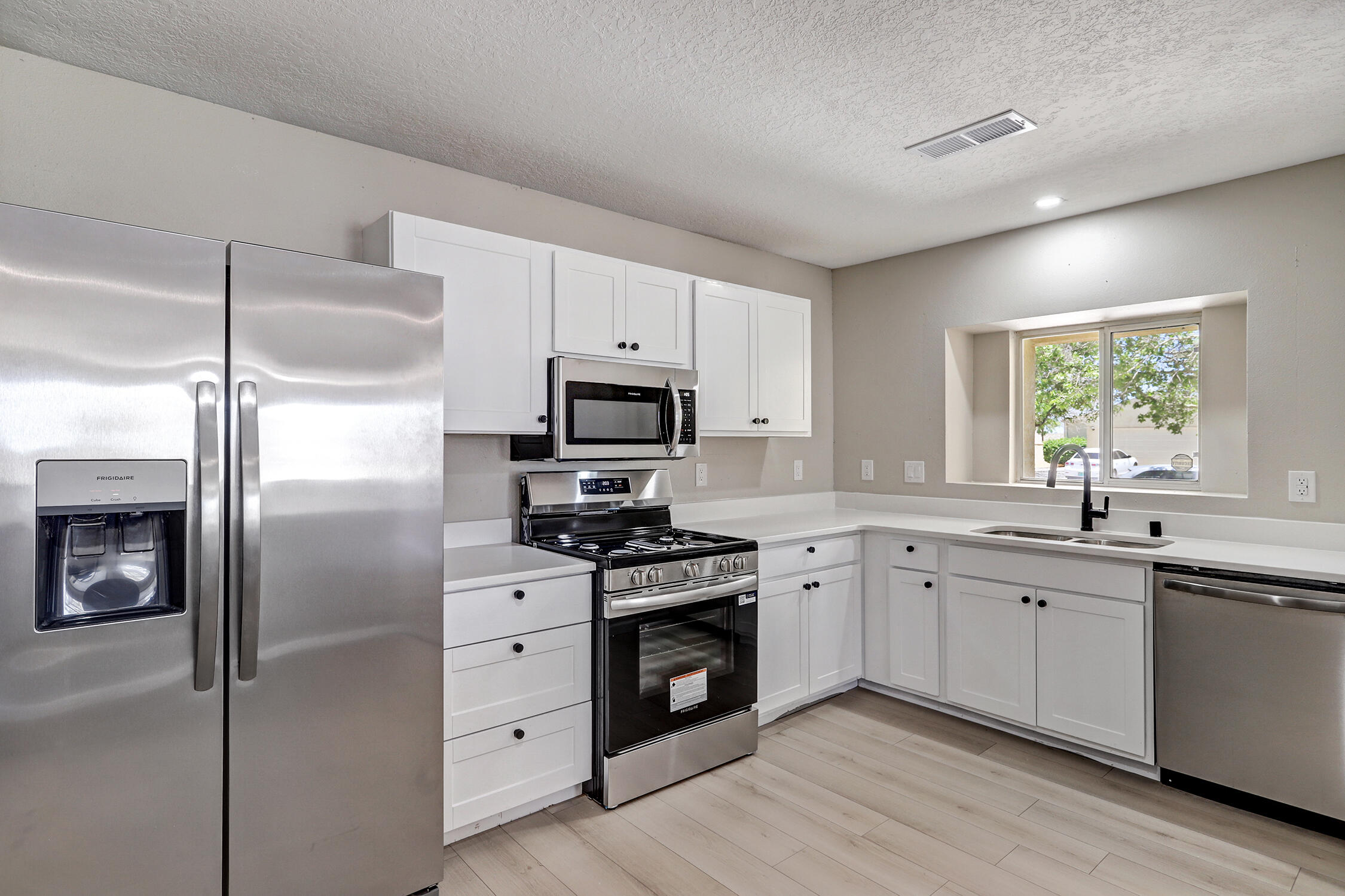 2359 ELIZABETH ANN Road NE