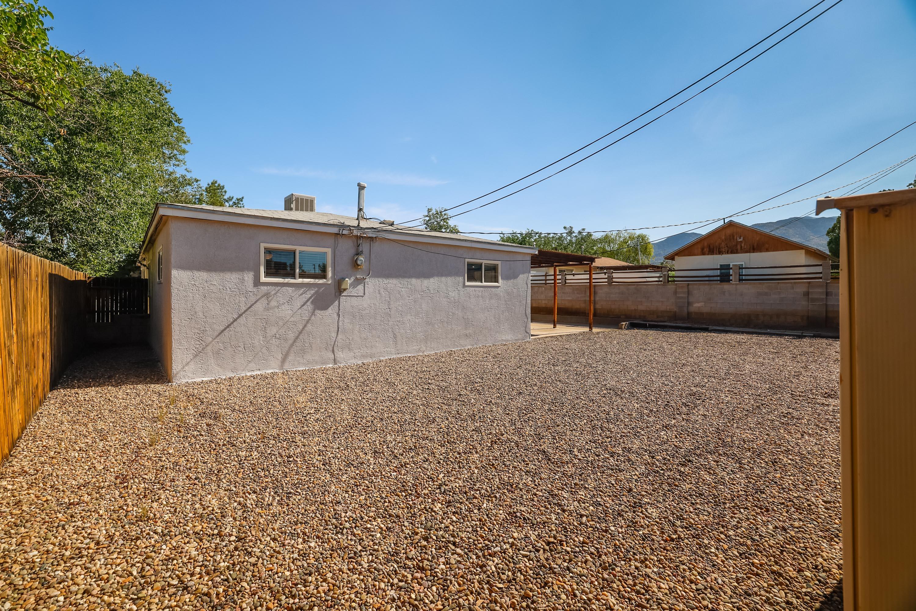 10412 WOODLAND Avenue NE