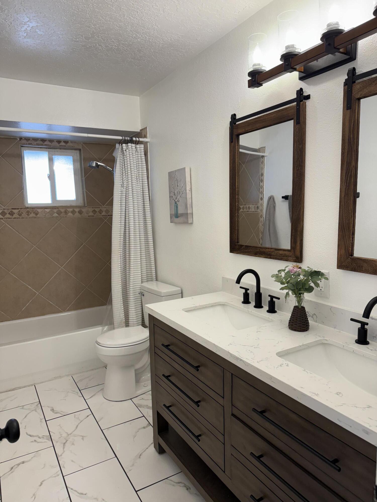 10412 WOODLAND Avenue NE