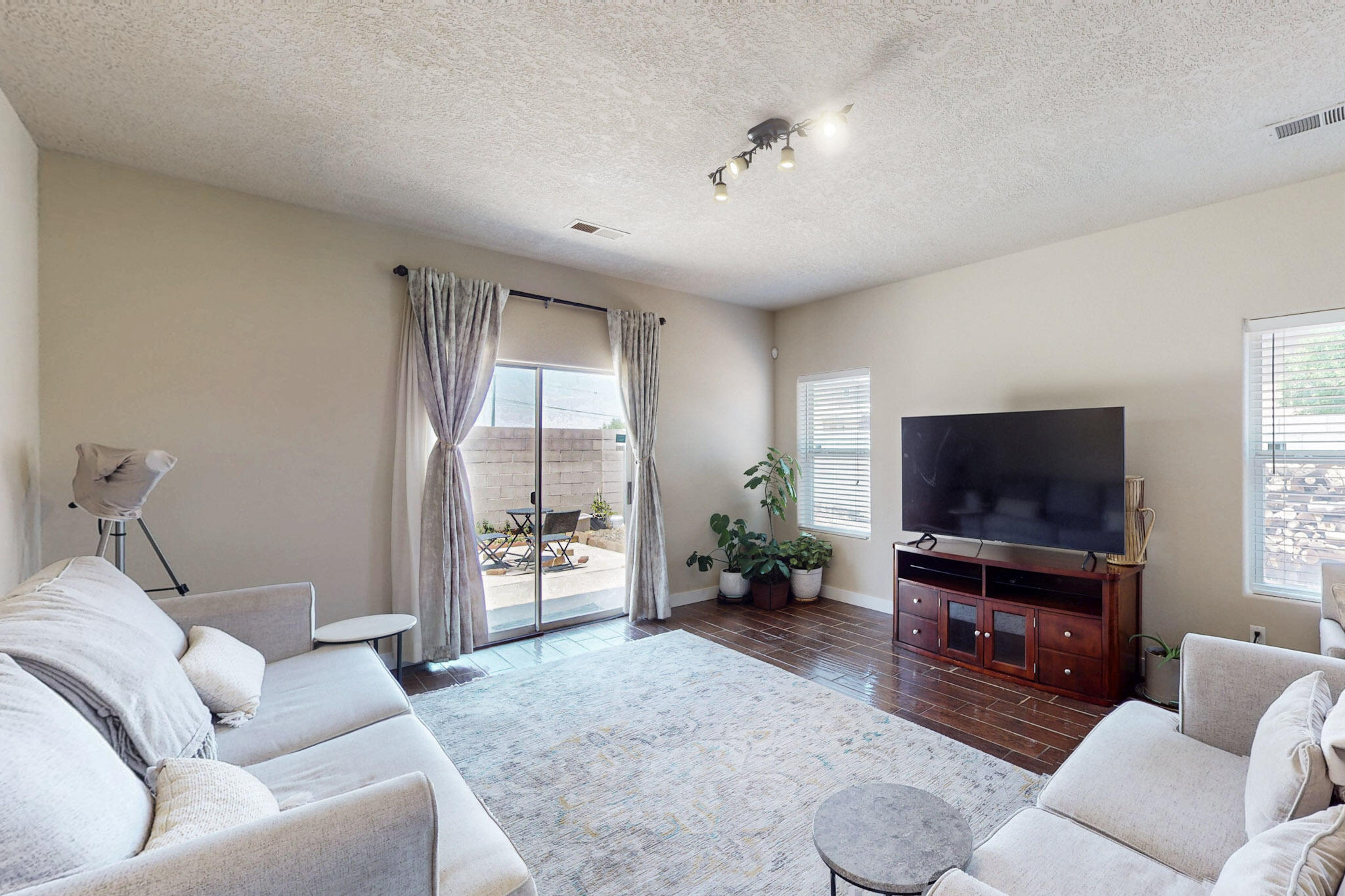 1723 AVENIDA REAL
