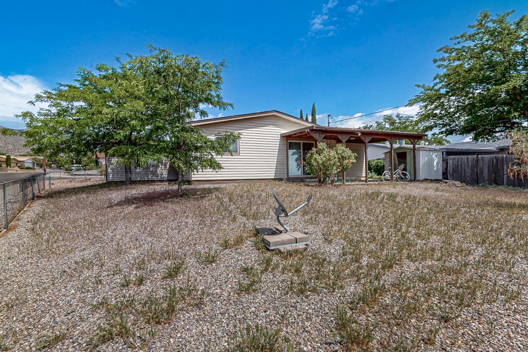 1217 LANDMAN Drive NE