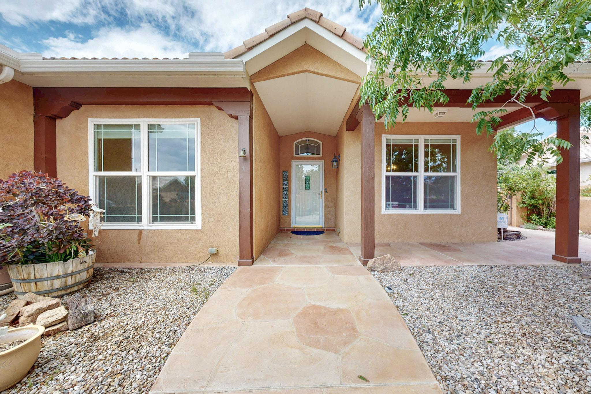 909 BOSQUE Road NE
