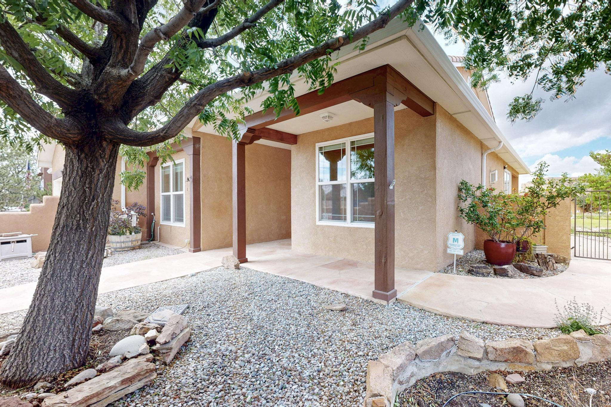 909 BOSQUE Road NE