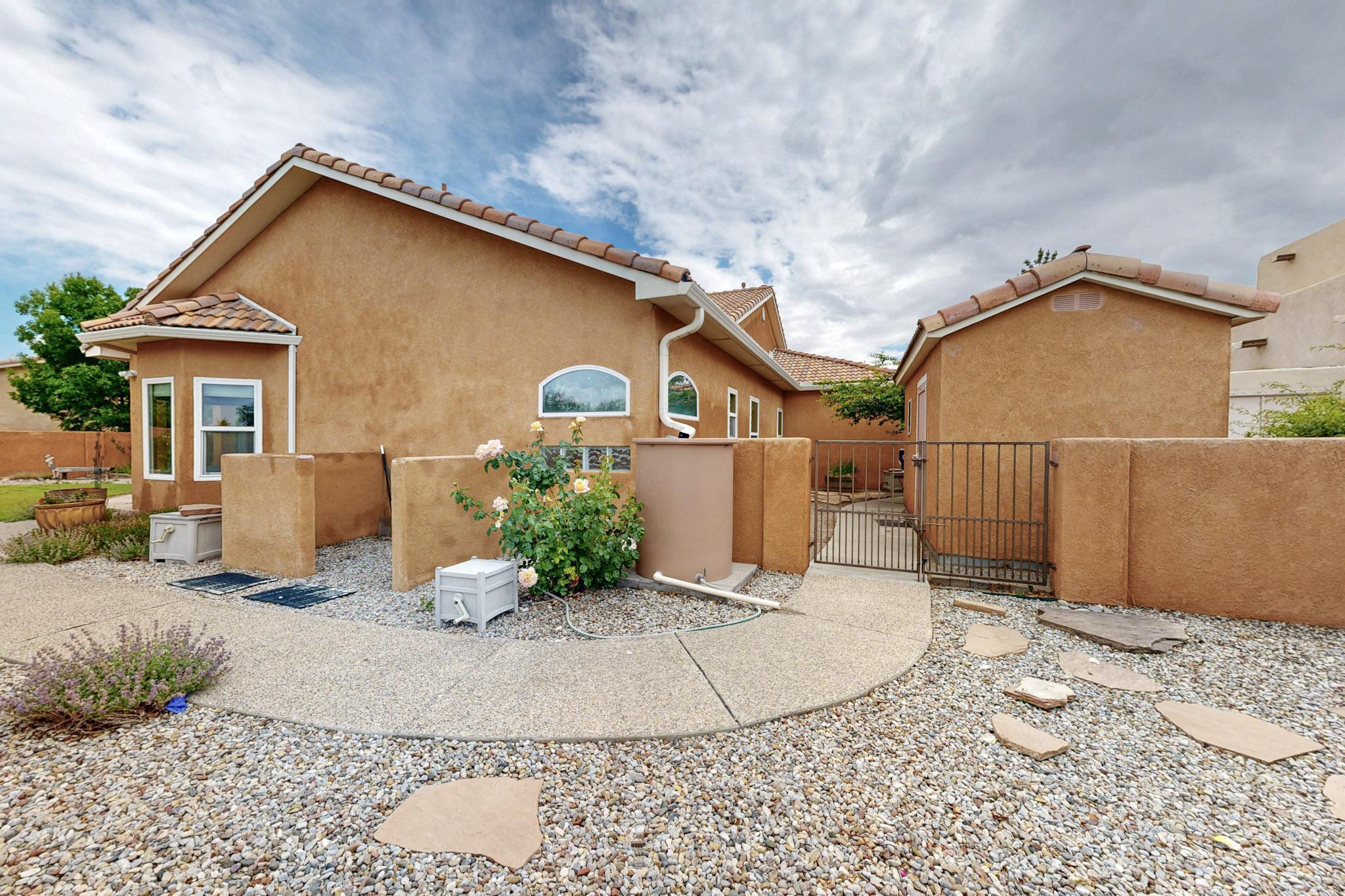 909 BOSQUE Road NE