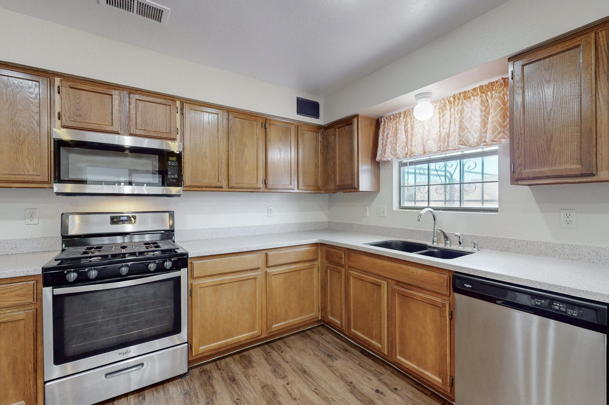 1058 CASCADE Road SE
