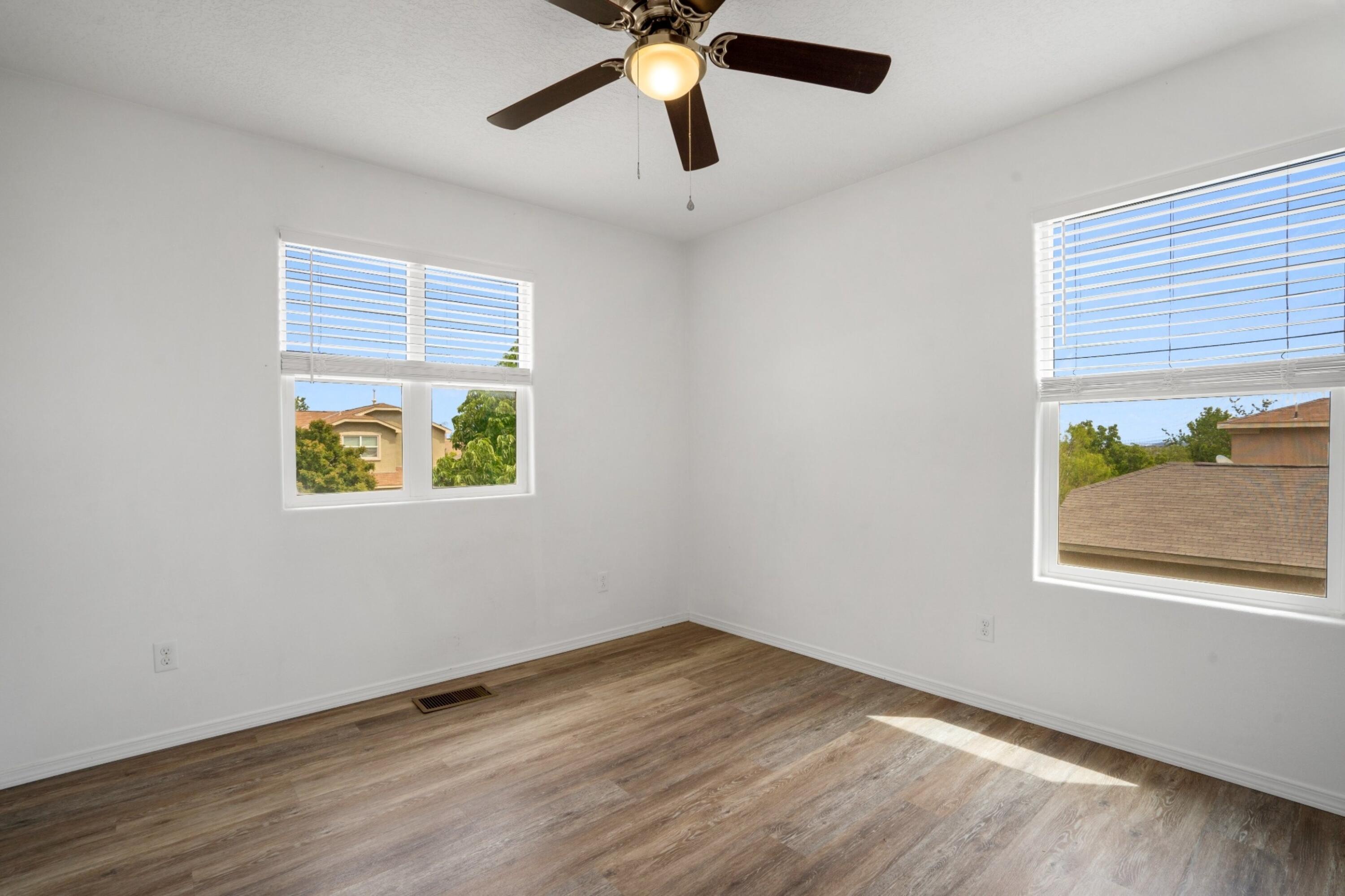 3702 BUCKSKIN Loop NE