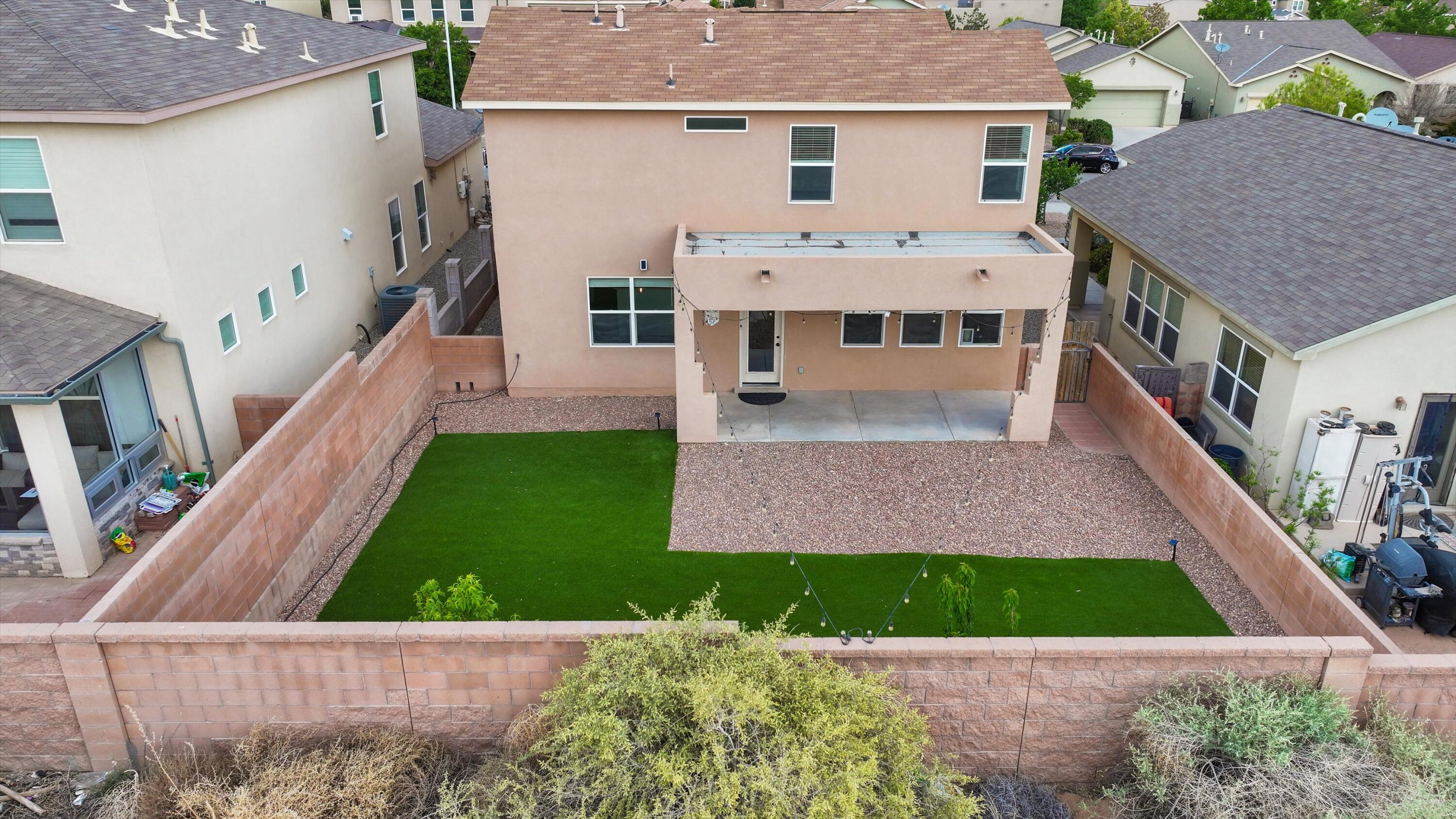 3702 BUCKSKIN Loop NE