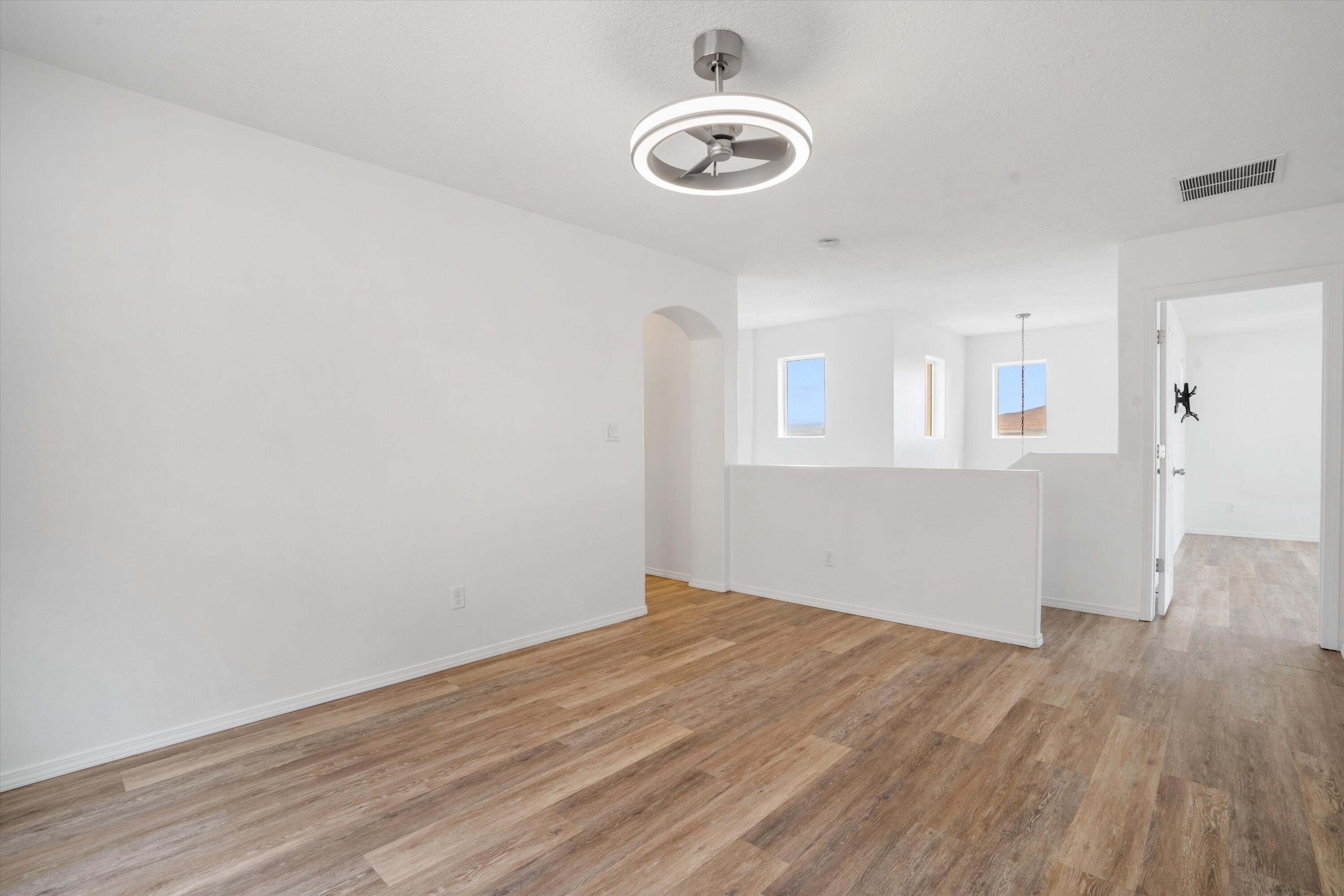 3702 BUCKSKIN Loop NE