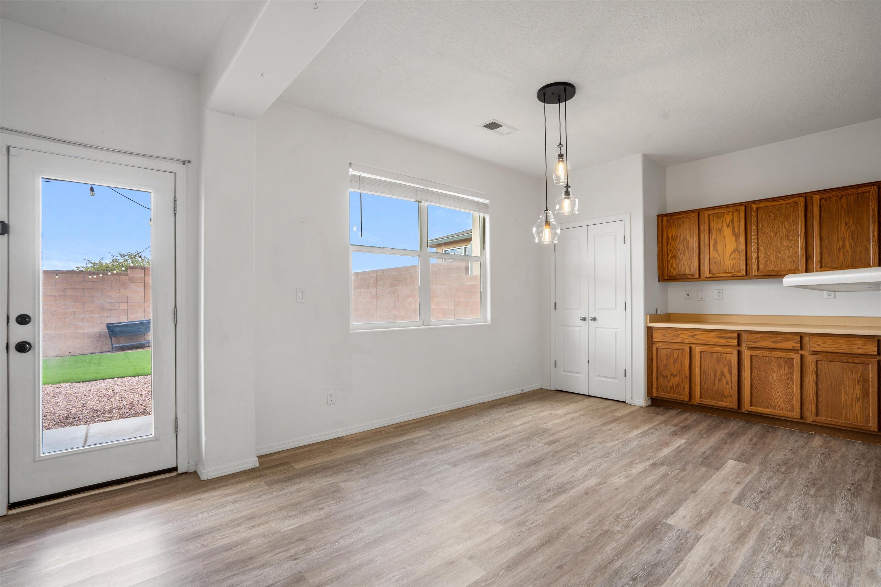 3702 BUCKSKIN Loop NE