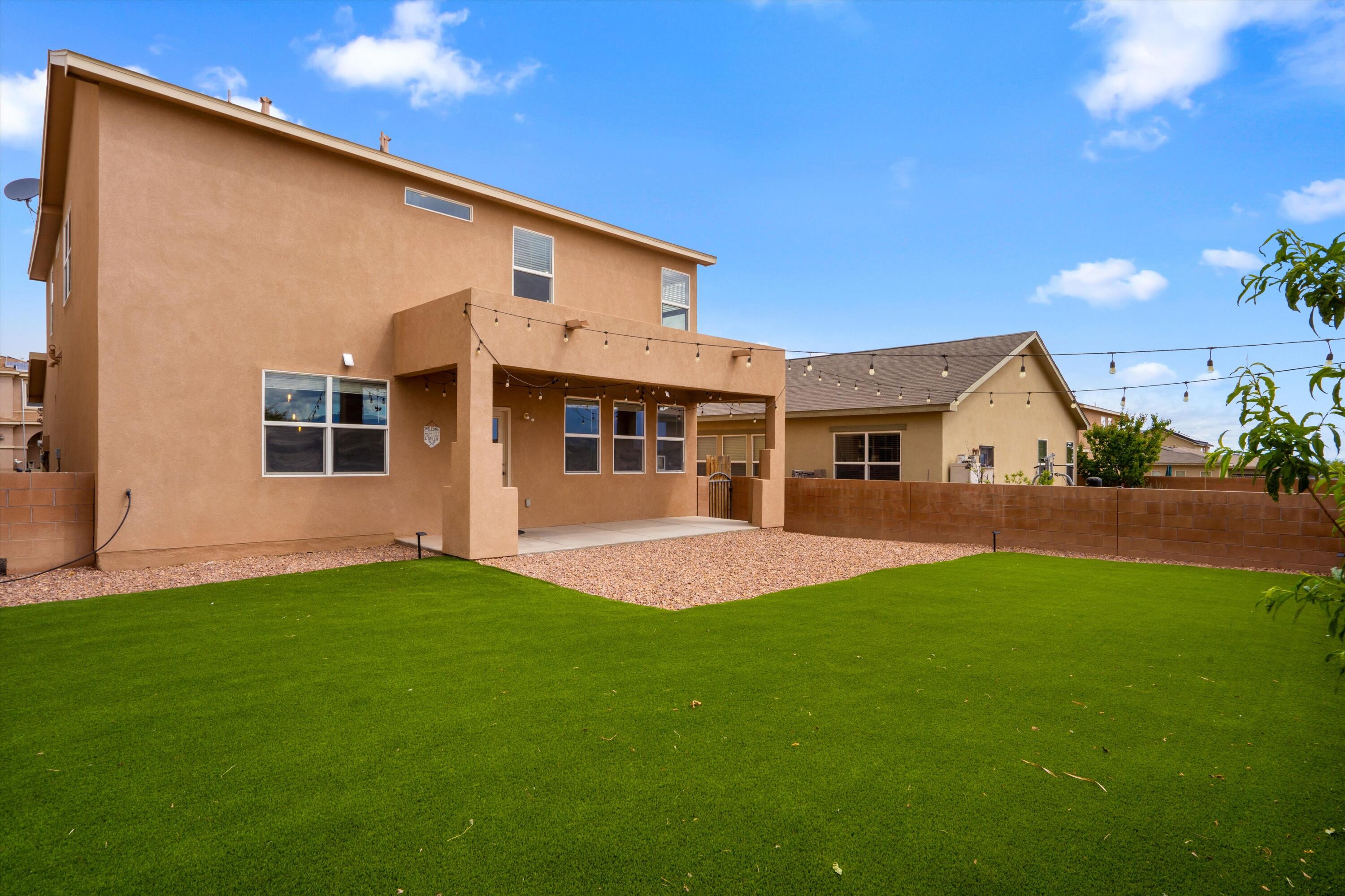 3702 BUCKSKIN Loop NE