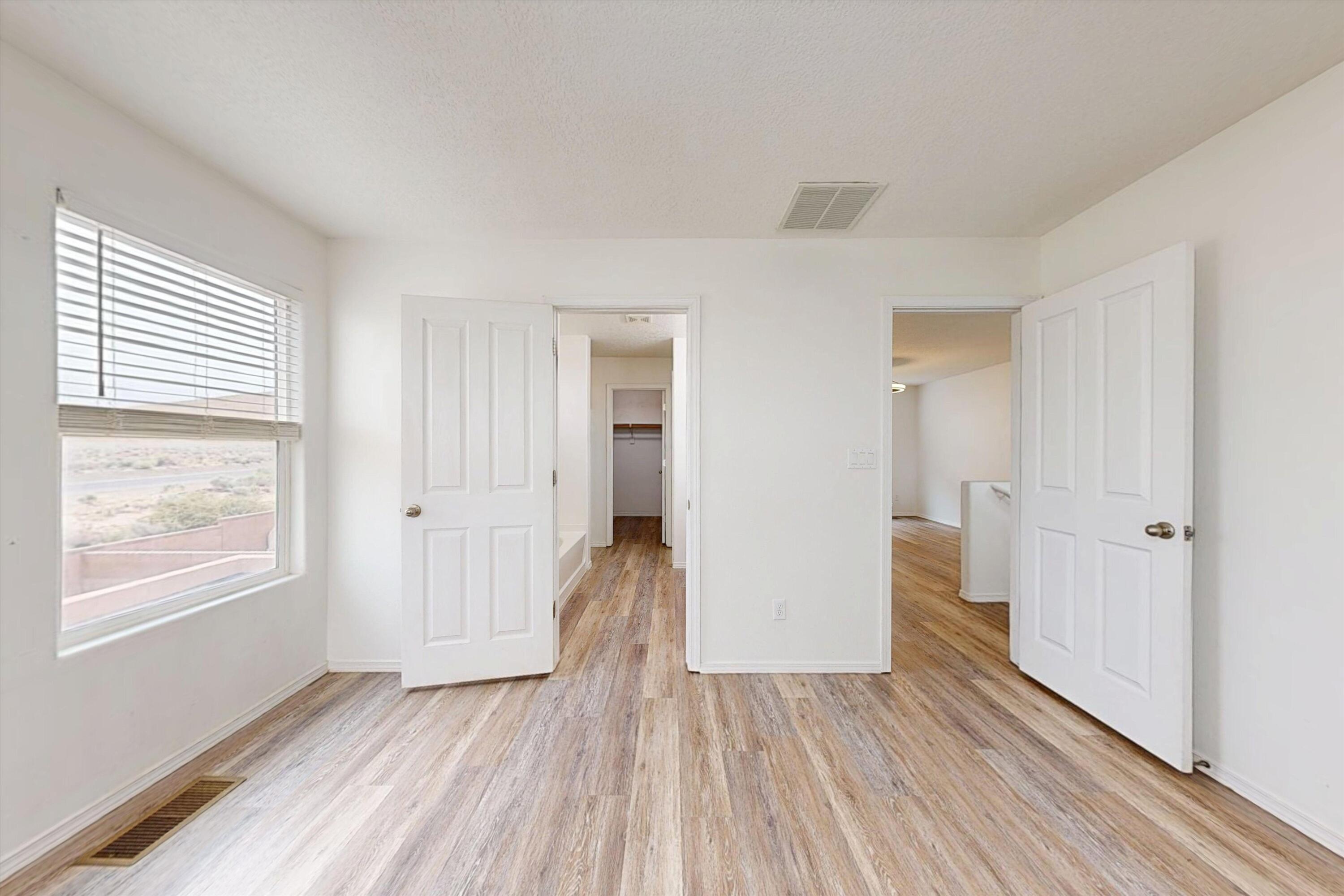 3702 BUCKSKIN Loop NE