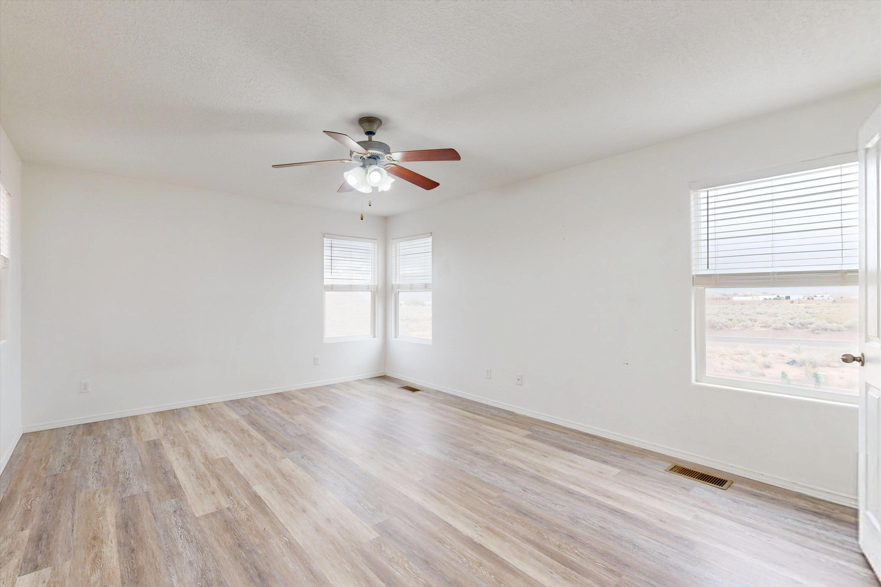 3702 BUCKSKIN Loop NE