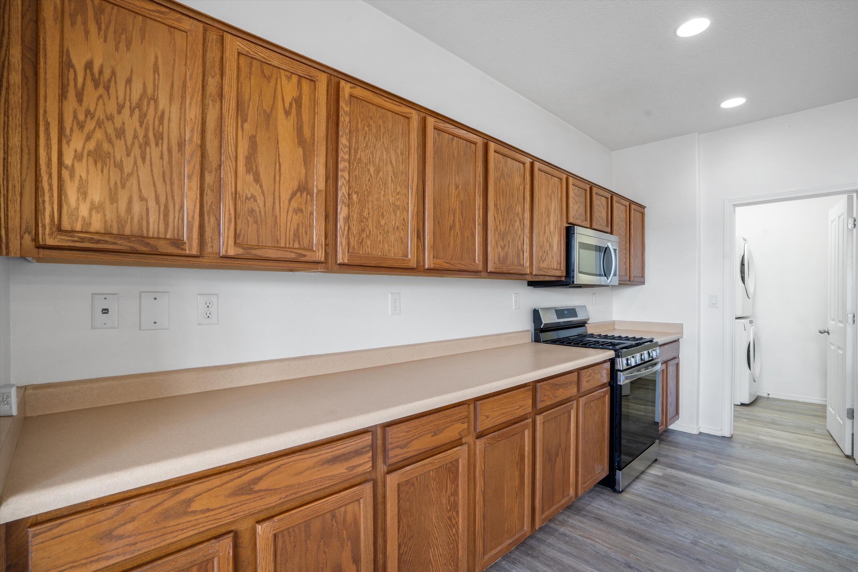 3702 BUCKSKIN Loop NE