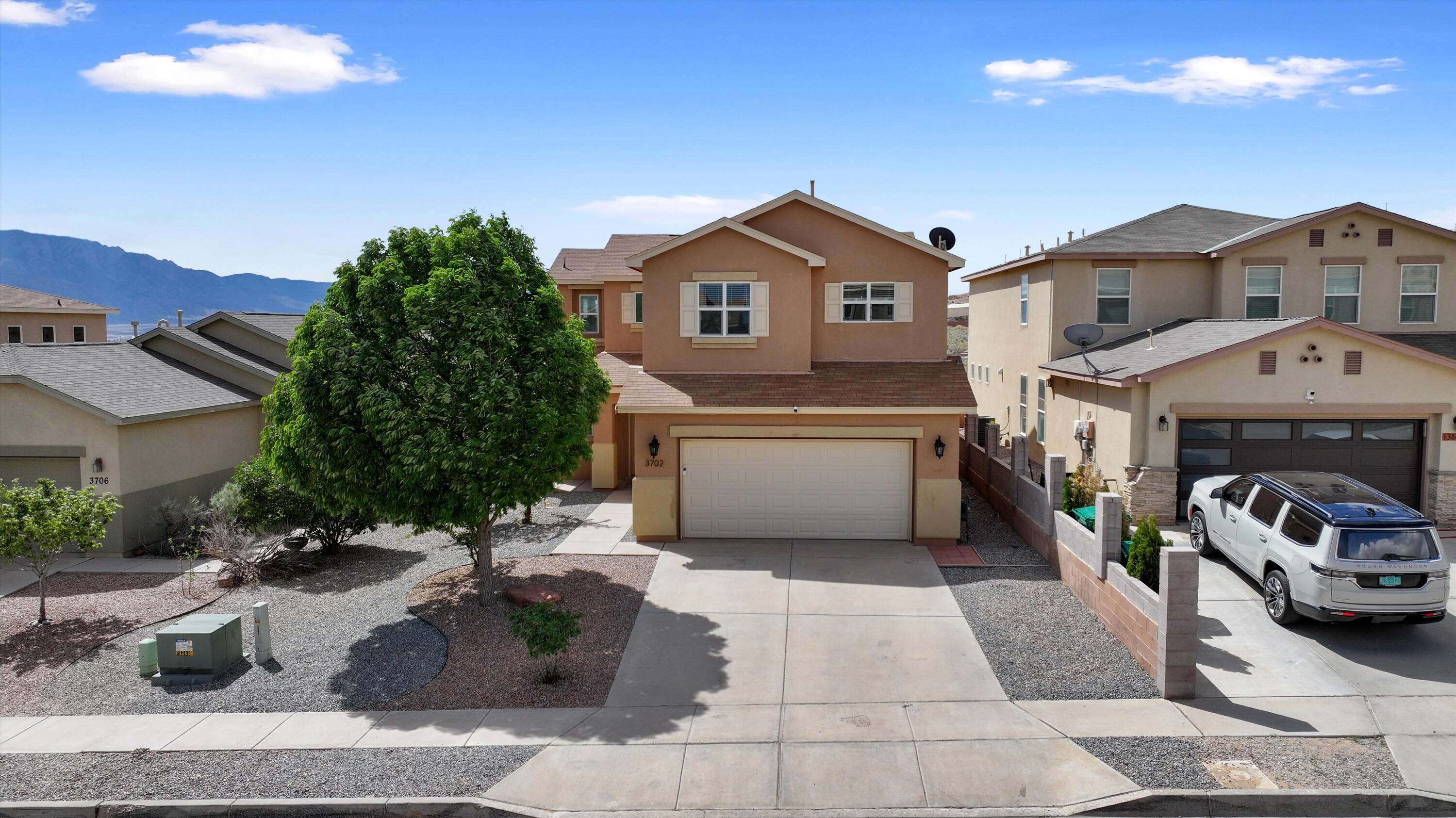 3702 BUCKSKIN Loop NE