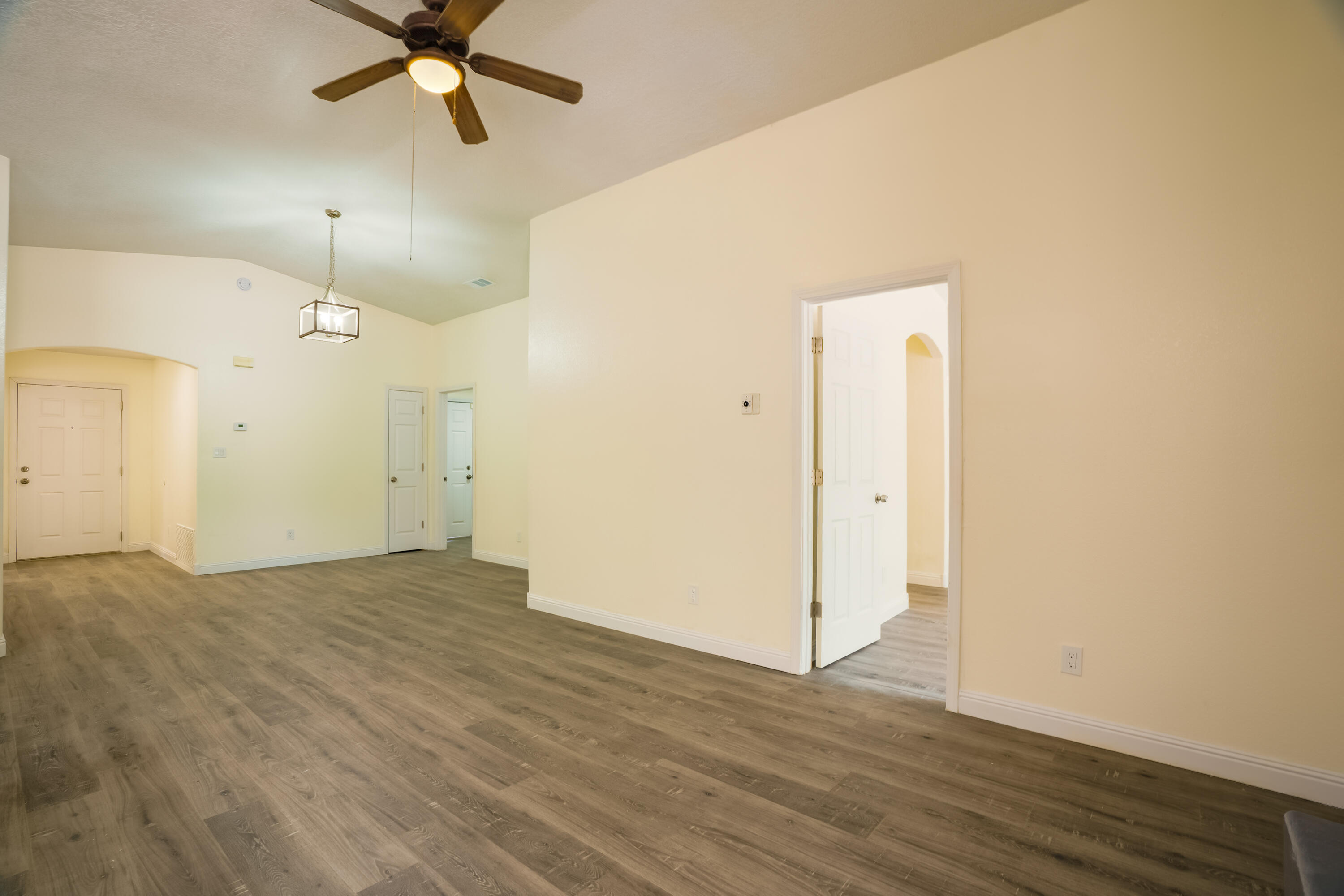 7113 AVIGNON Court NW