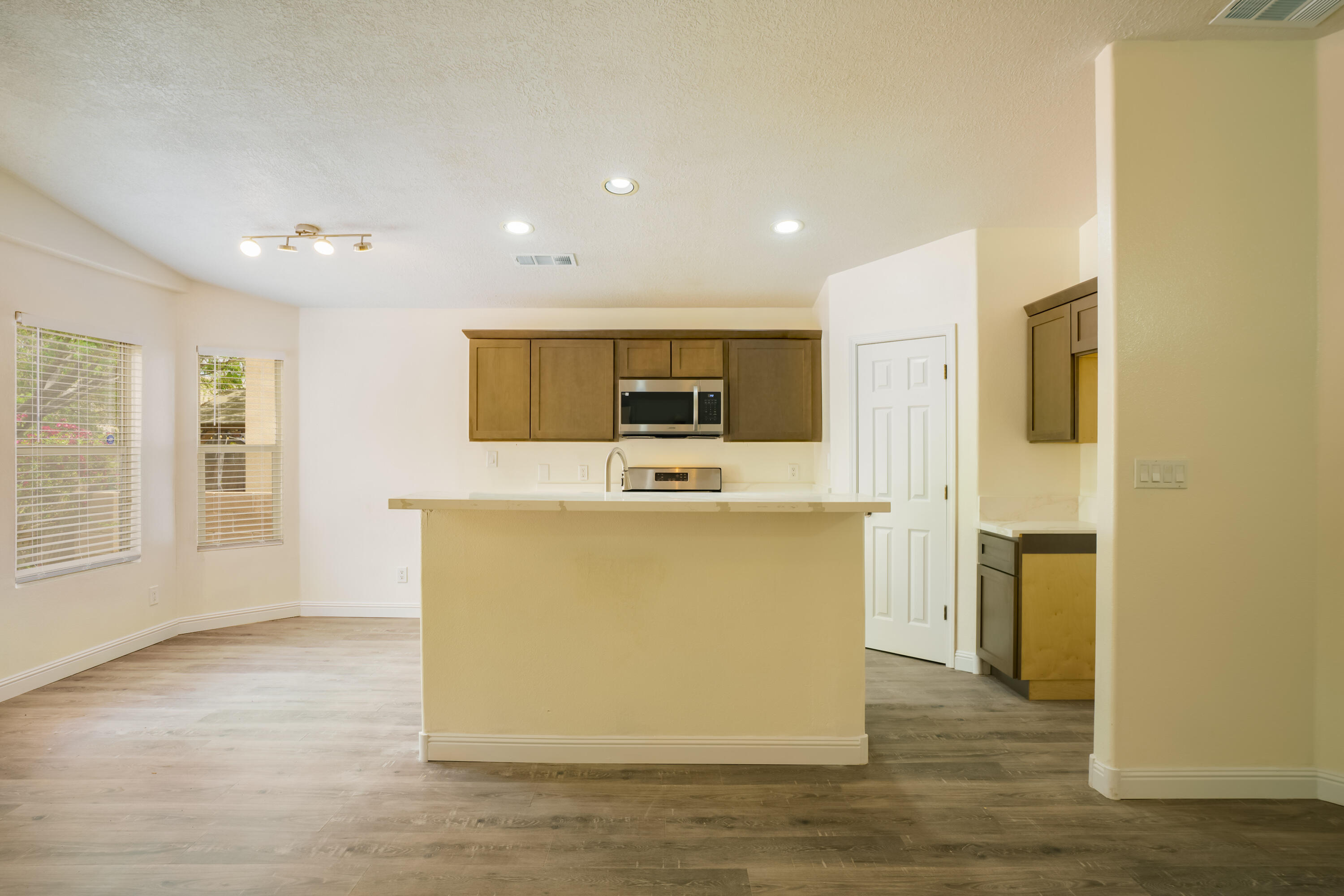 7113 AVIGNON Court NW