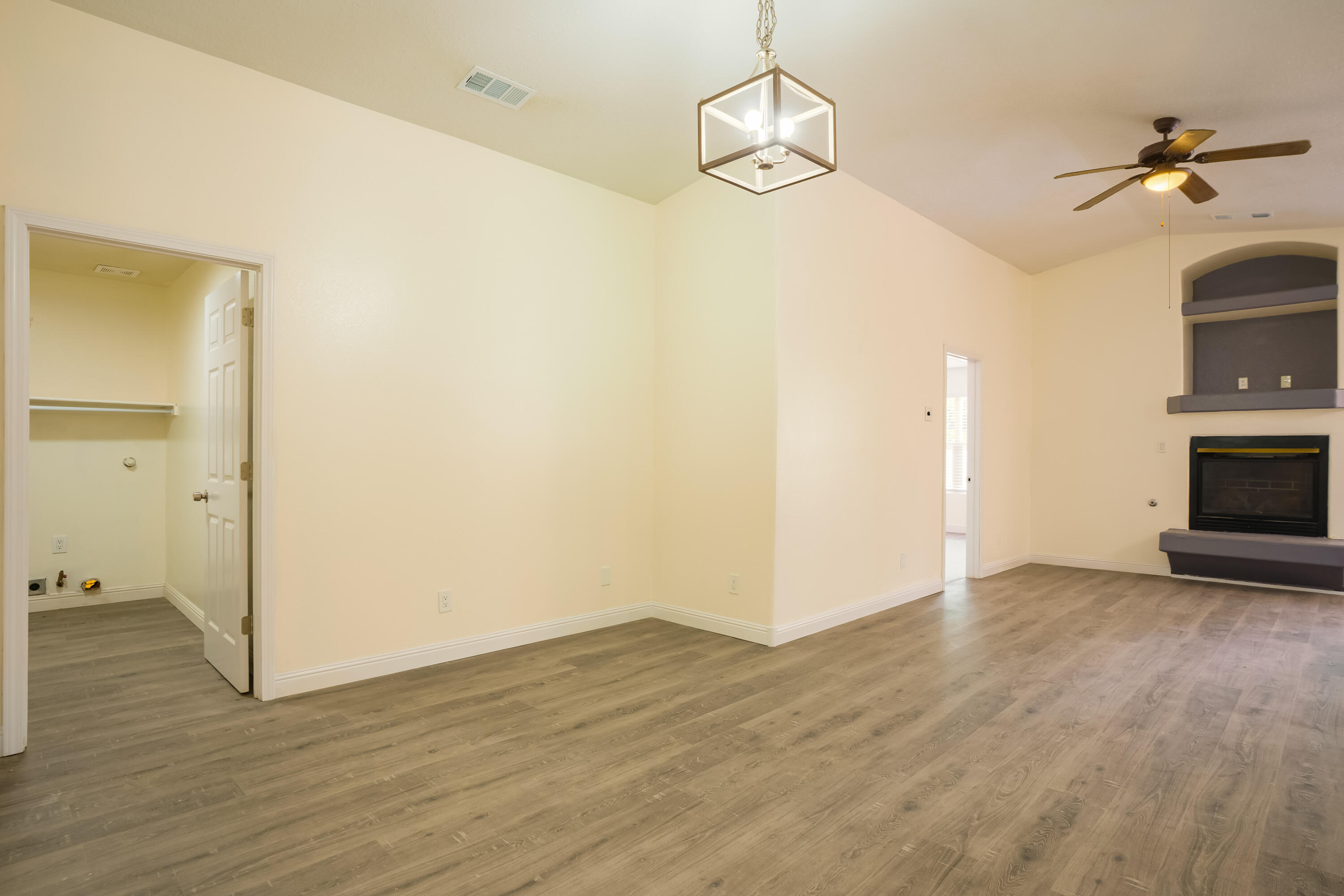 7113 AVIGNON Court NW